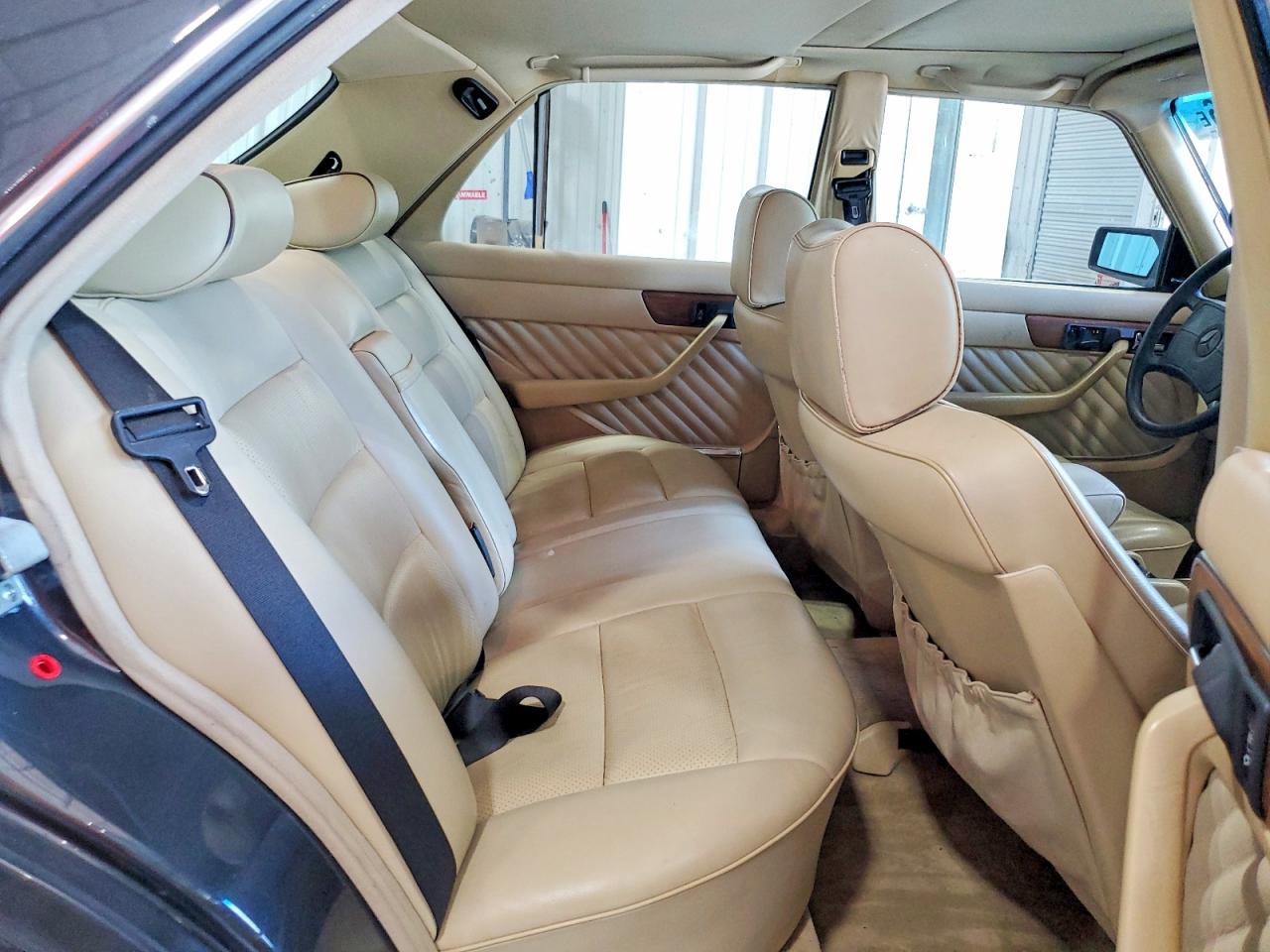 1989 Mercedes-benz 300 Se Black vin: WDBCA24E3KA485001