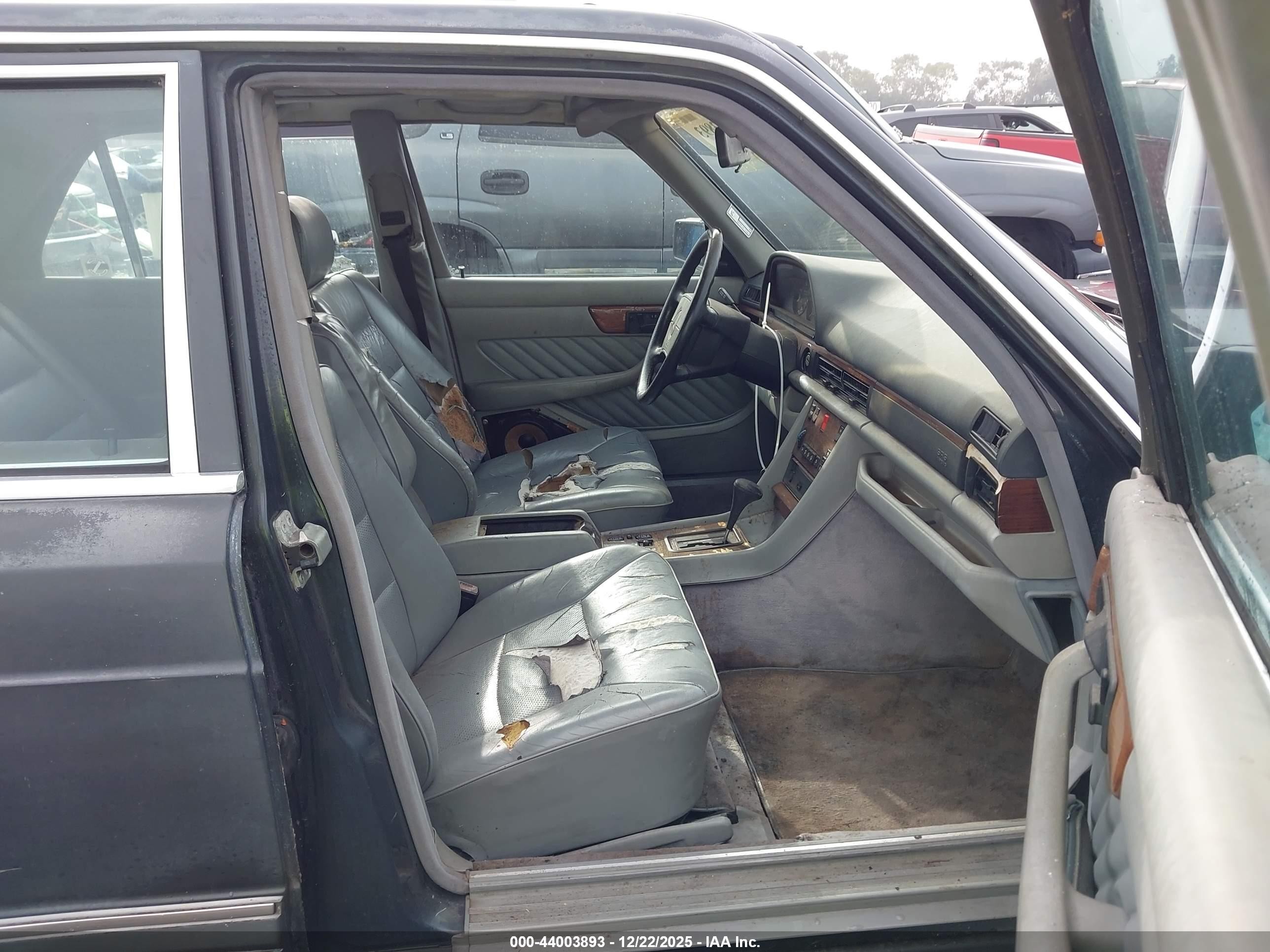 1991 Mercedes-benz 300 Se Gray vin: WDBCA24E4MA597342