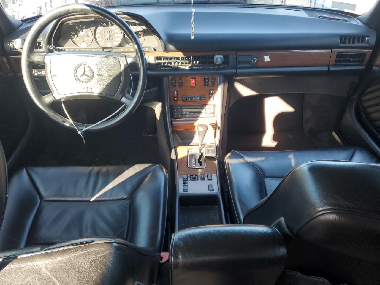 1989 Mercedes-benz 300 Sel Бежевый vin: WDBCA25D2KA439276