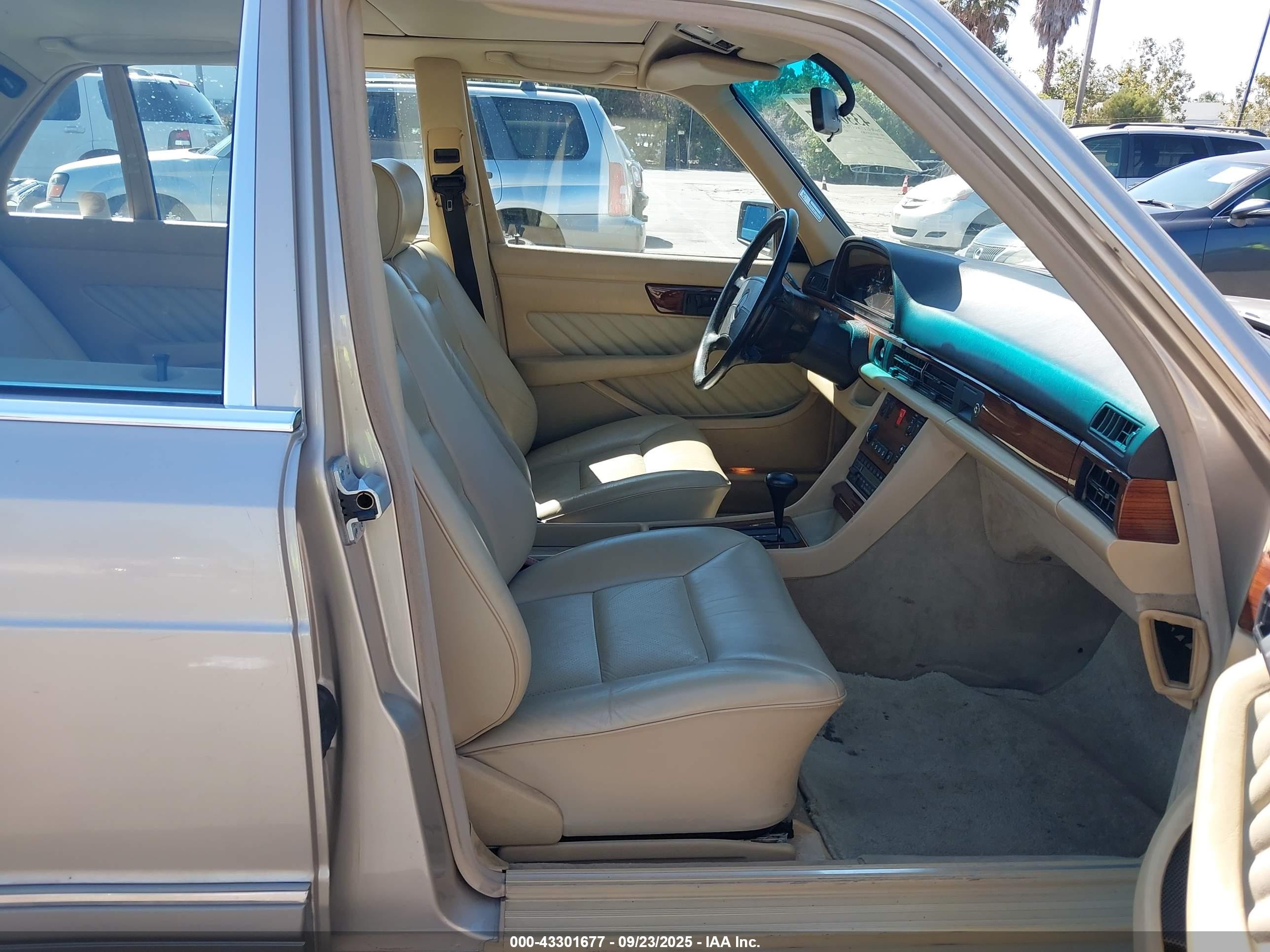 1990 Mercedes-benz 300 Sel Gold vin: WDBCA25D3LA536469