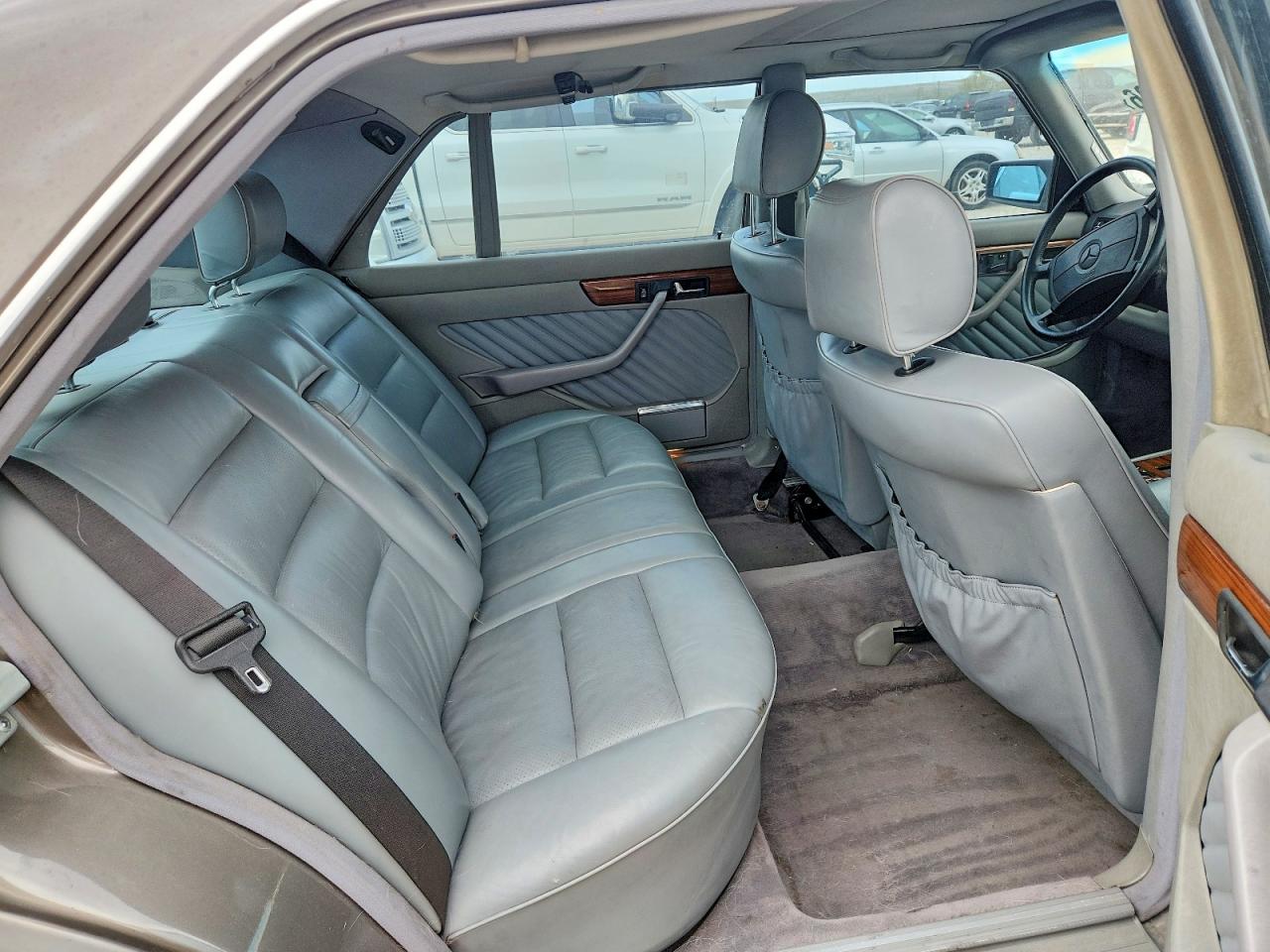 1989 Mercedes-benz 300 Sel Серый vin: WDBCA25D9KA478009