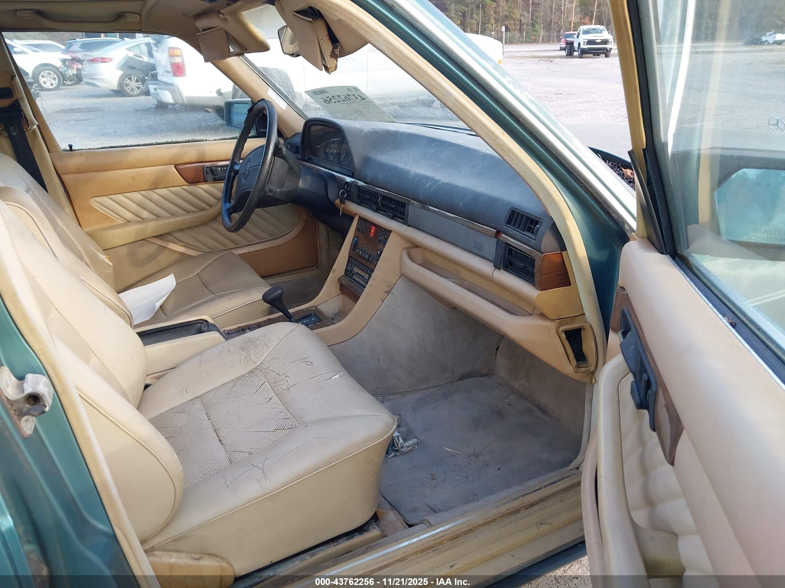 1989 Mercedes-benz 300 Sel Зеленый vin: WDBCA25E6KA457742