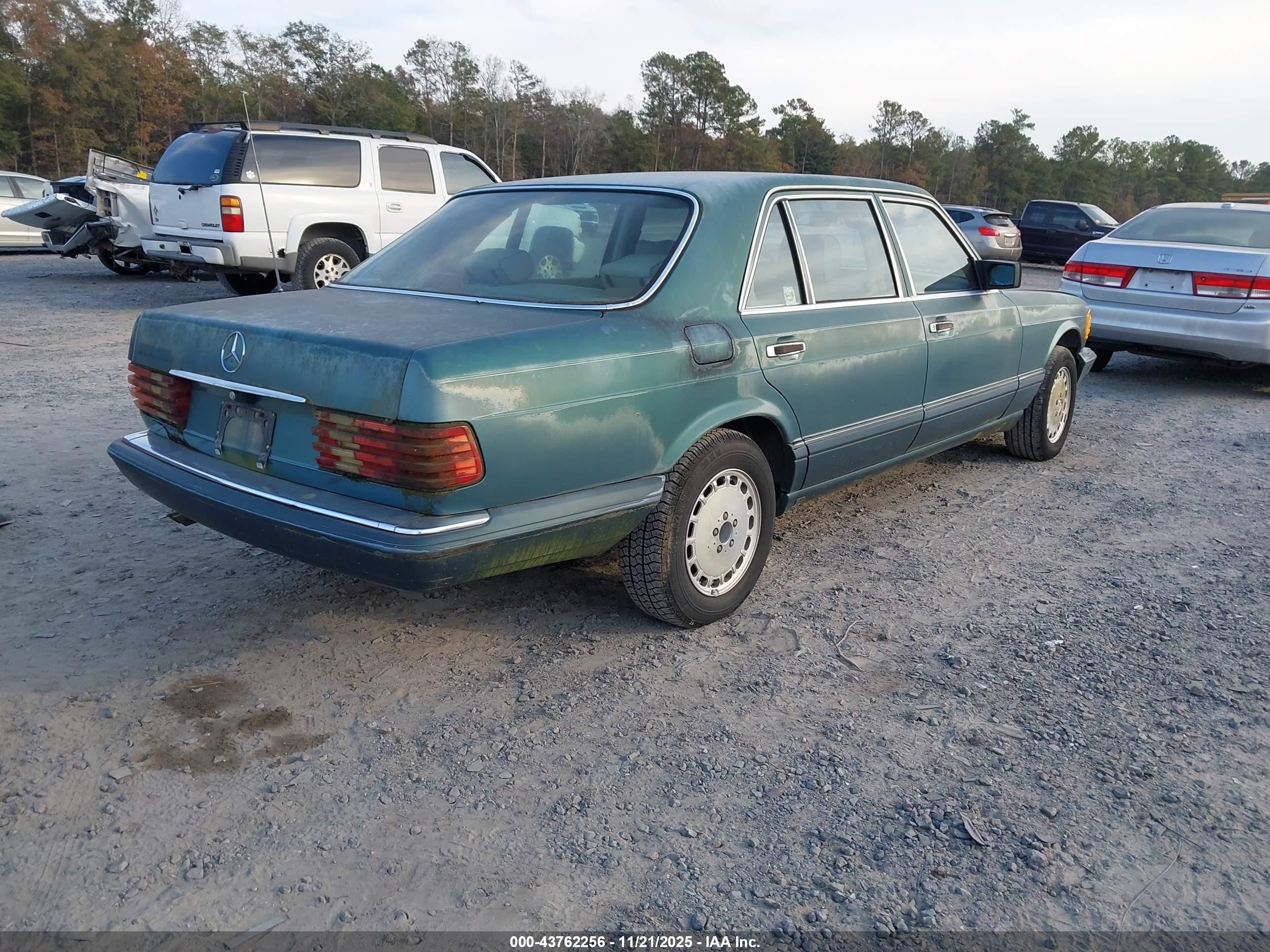 1989 Mercedes-benz 300 Sel Зеленый vin: WDBCA25E6KA457742