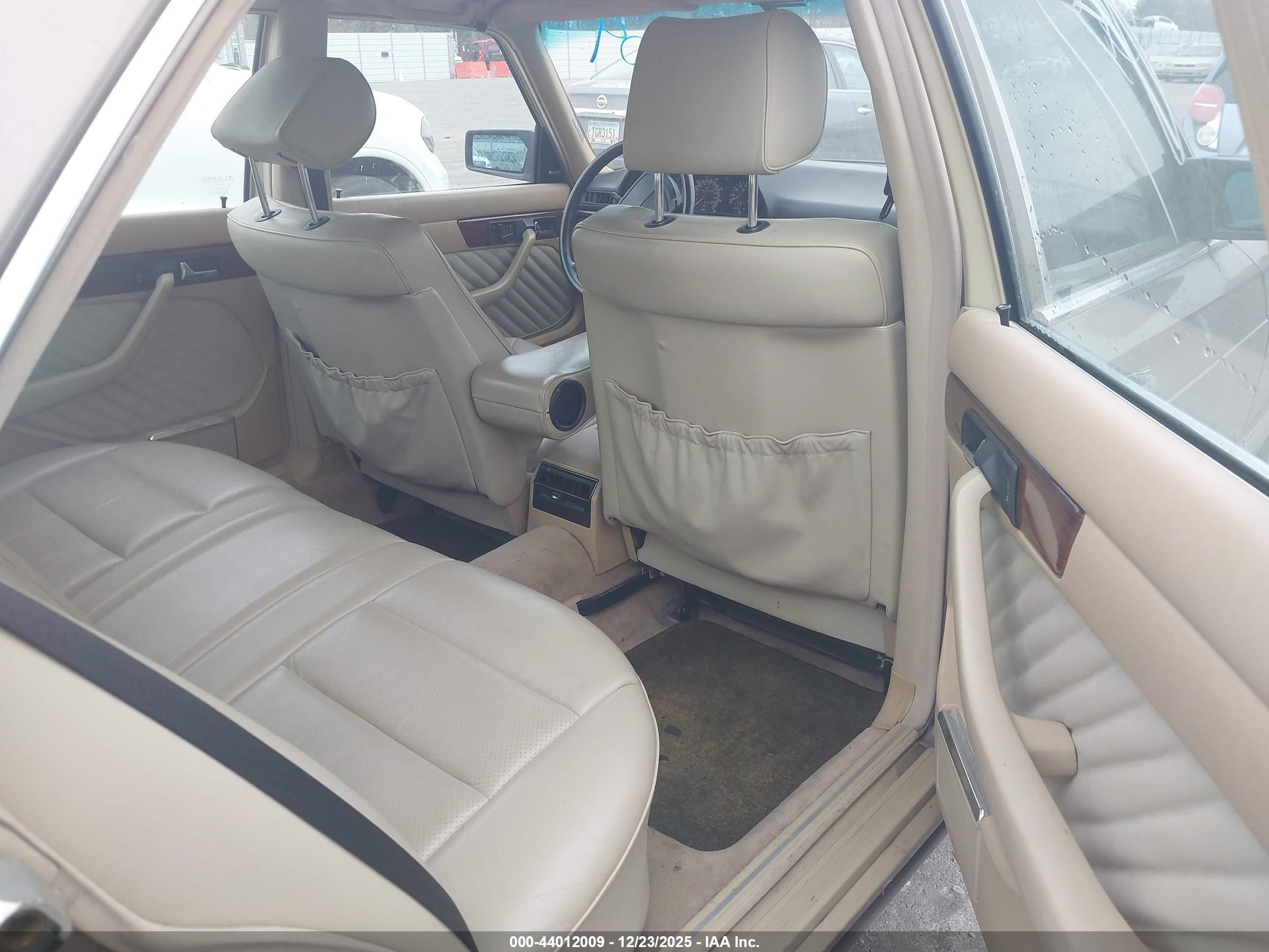 1990 Mercedes-benz 300 Sel Beige vin: WDBCA25E8LA538727