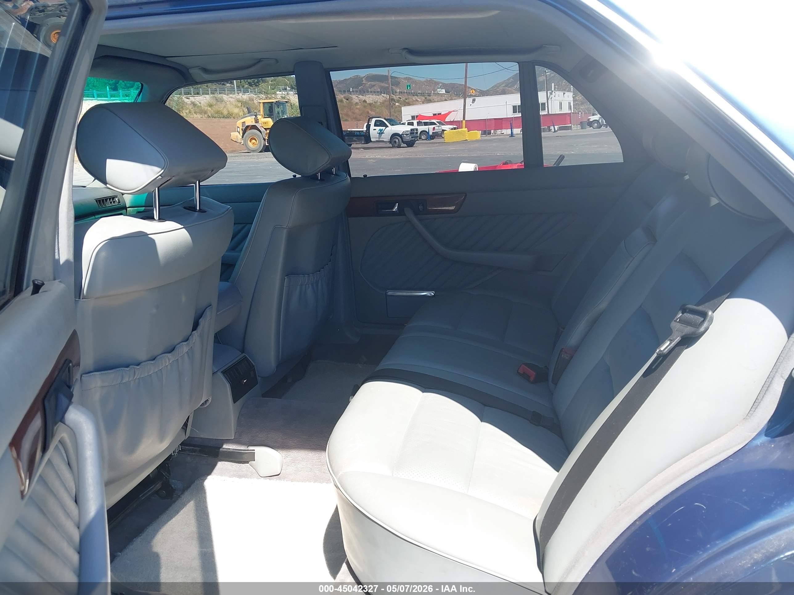 1990 Mercedes-benz 300 Sel Синий vin: WDBCA25E9LA500732
