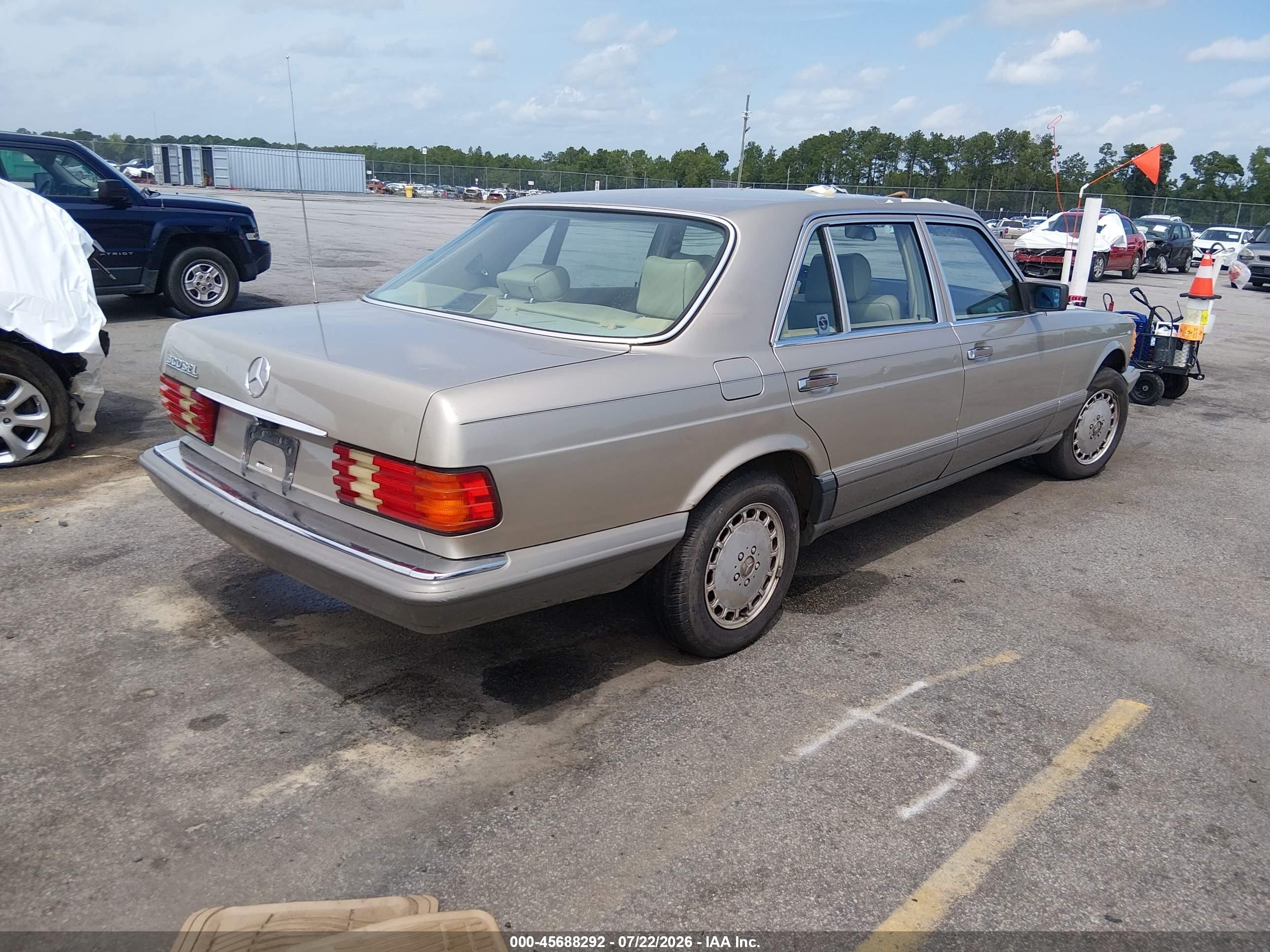 1991 Mercedes-benz 300 Sel Beige vin: WDBCA25EXMA603837