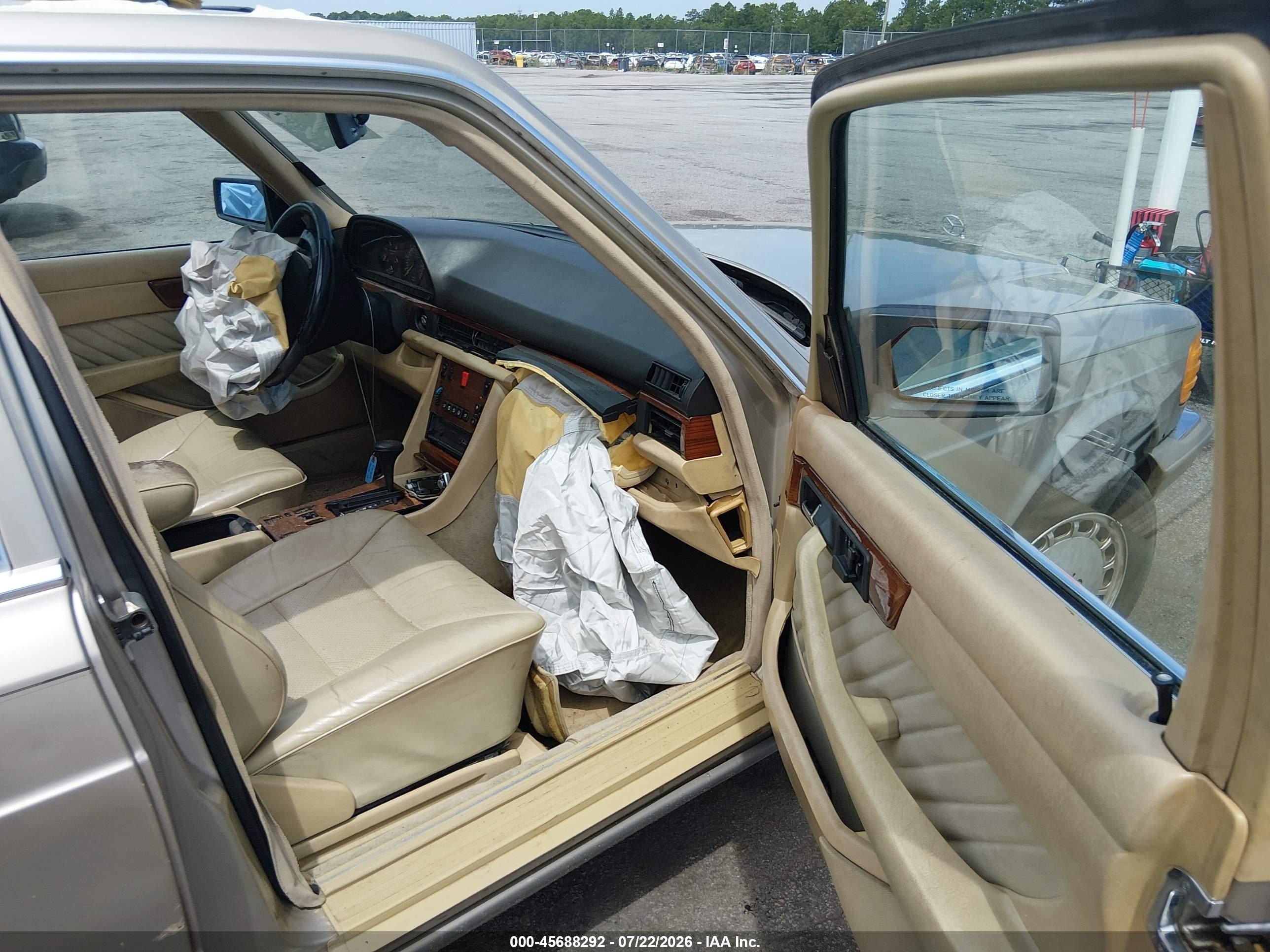 1991 Mercedes-benz 300 Sel Beige vin: WDBCA25EXMA603837