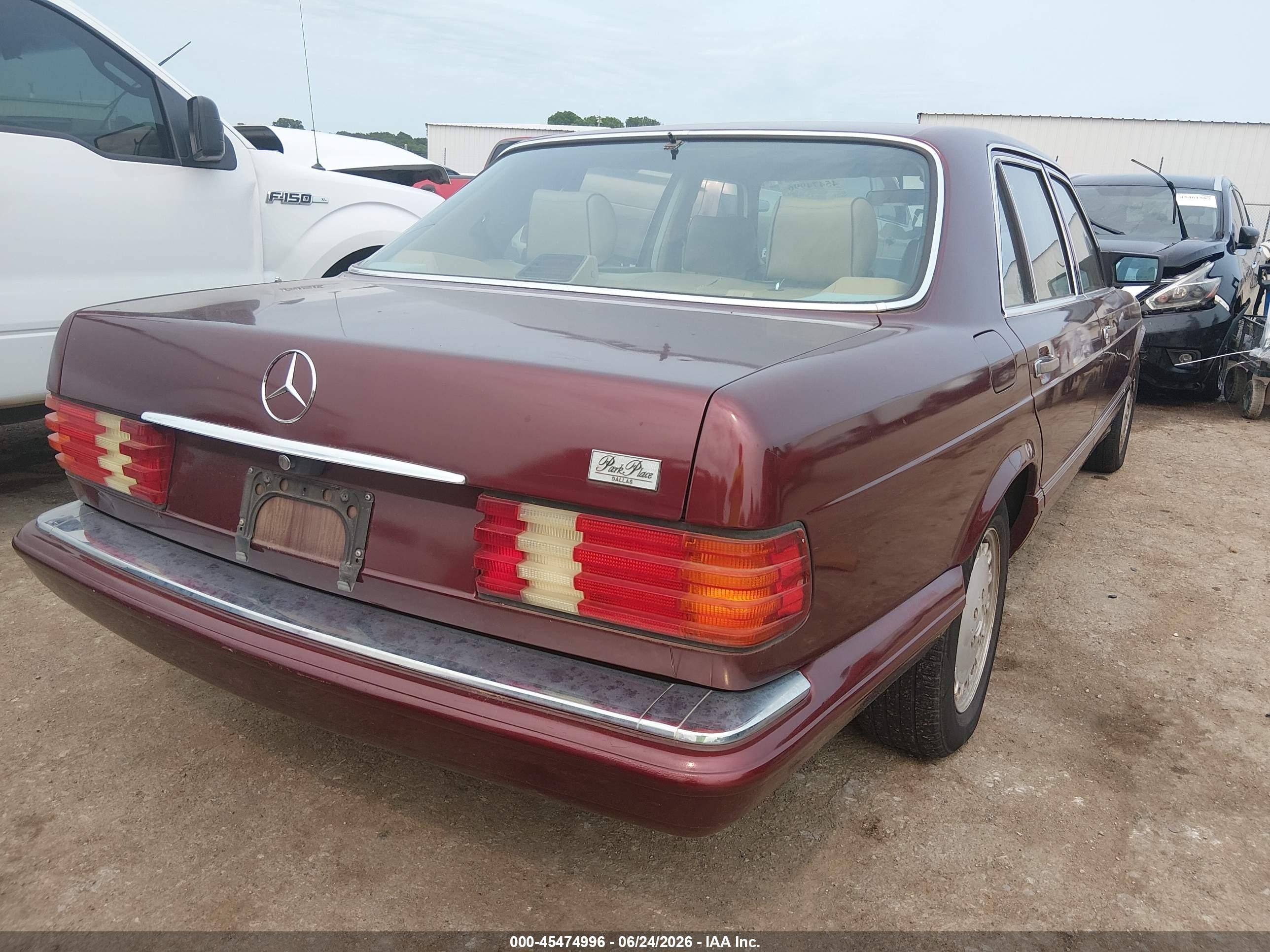 1988 Mercedes-benz 420 Sel Burgundy vin: WDBCA35D1JA405494