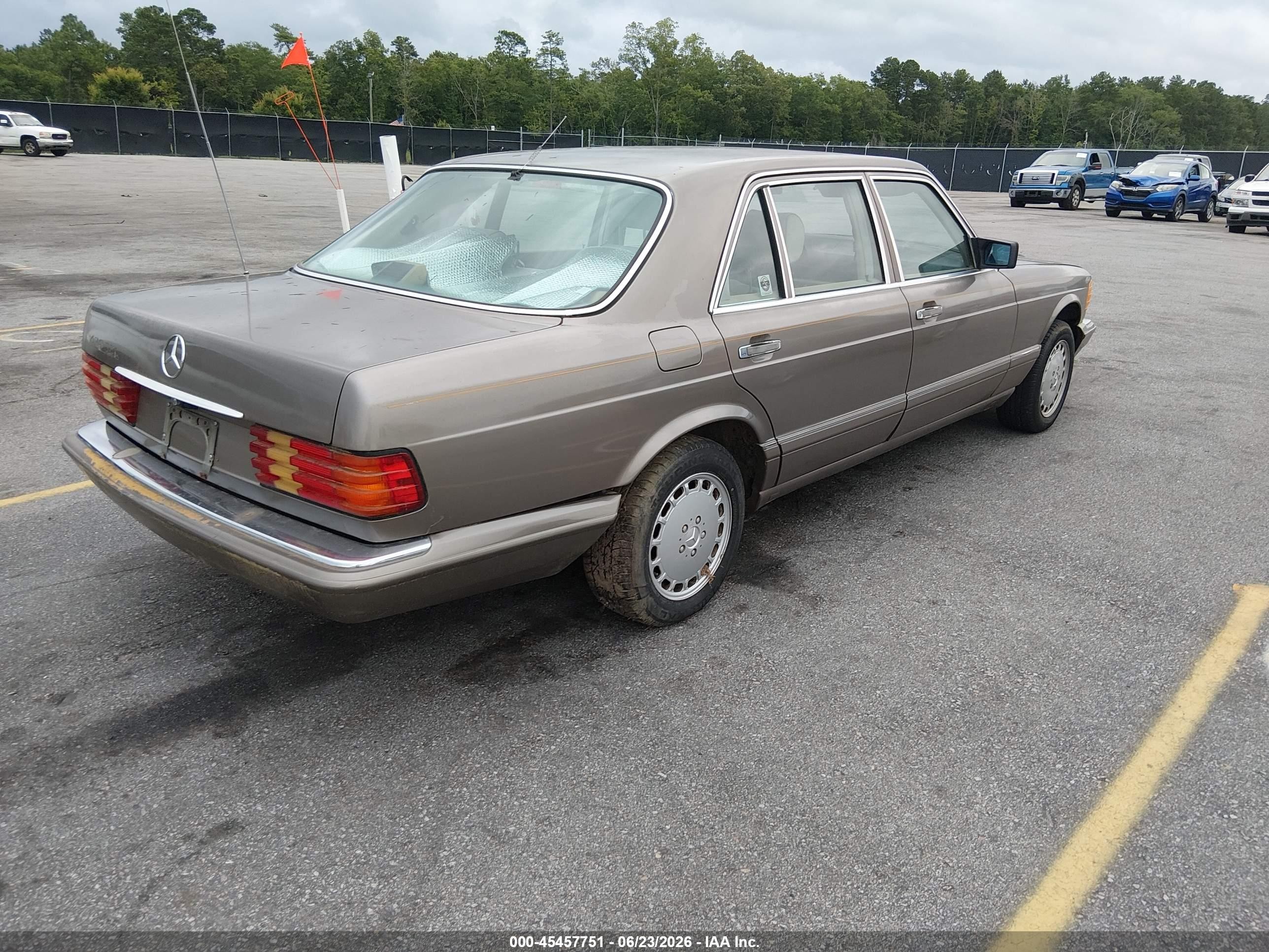 1987 Mercedes-benz 420 Sel Коричневый vin: WDBCA35D9HA359729