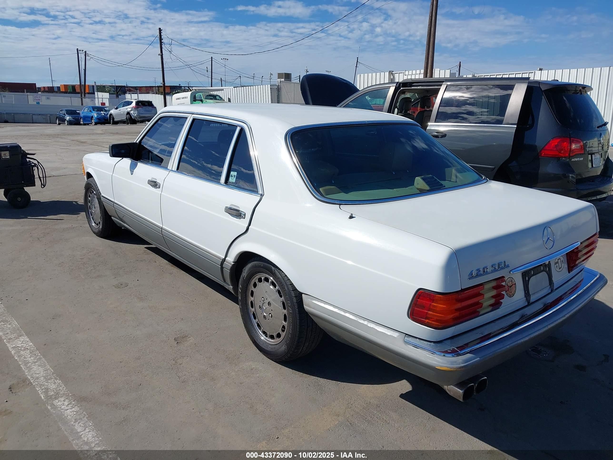 1988 Mercedes-benz 420 Sel White vin: WDBCA35DXJA422827