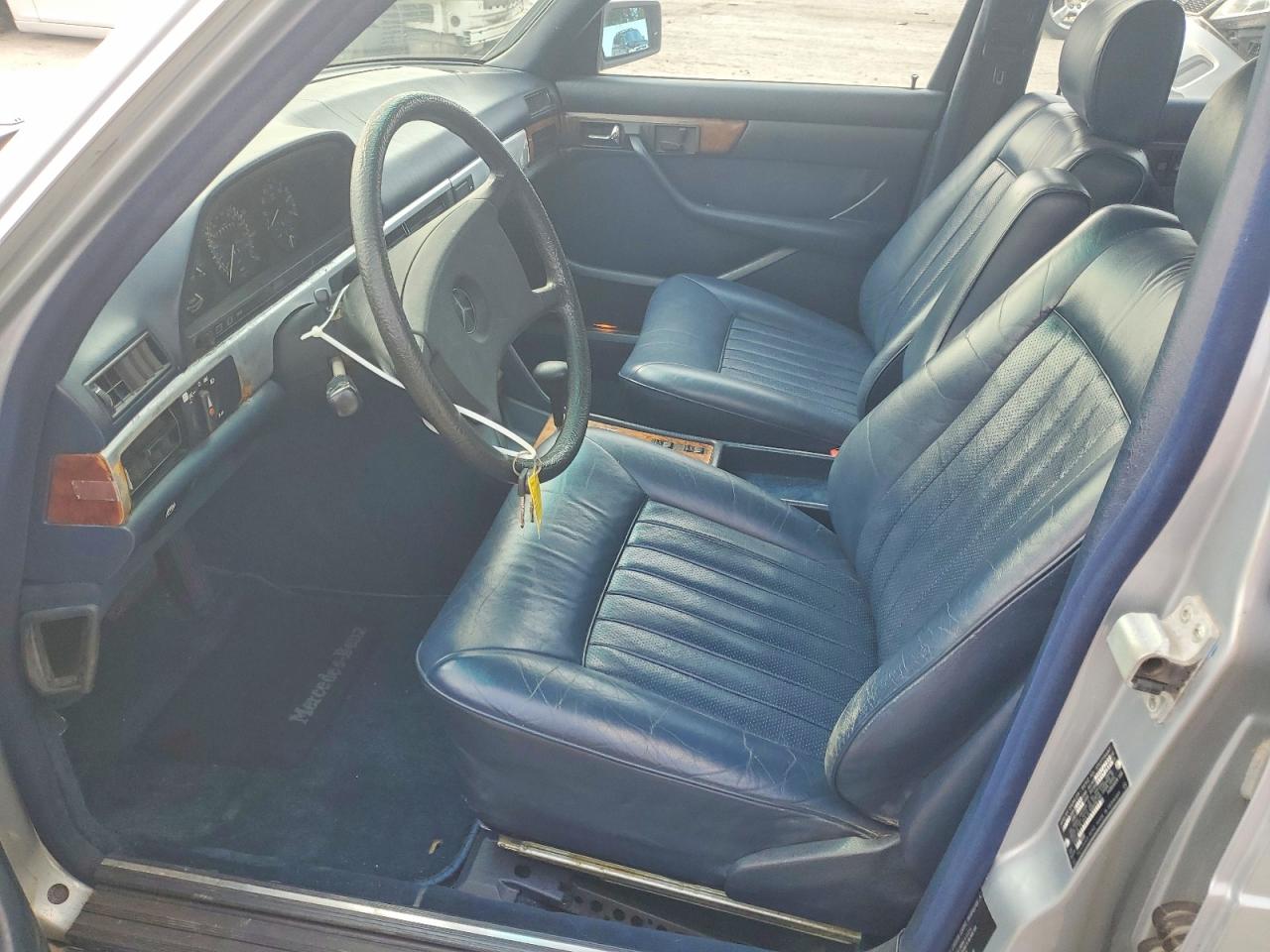 1984 Mercedes-benz 500 Sel Blue vin: WDBCA37A2EA033687