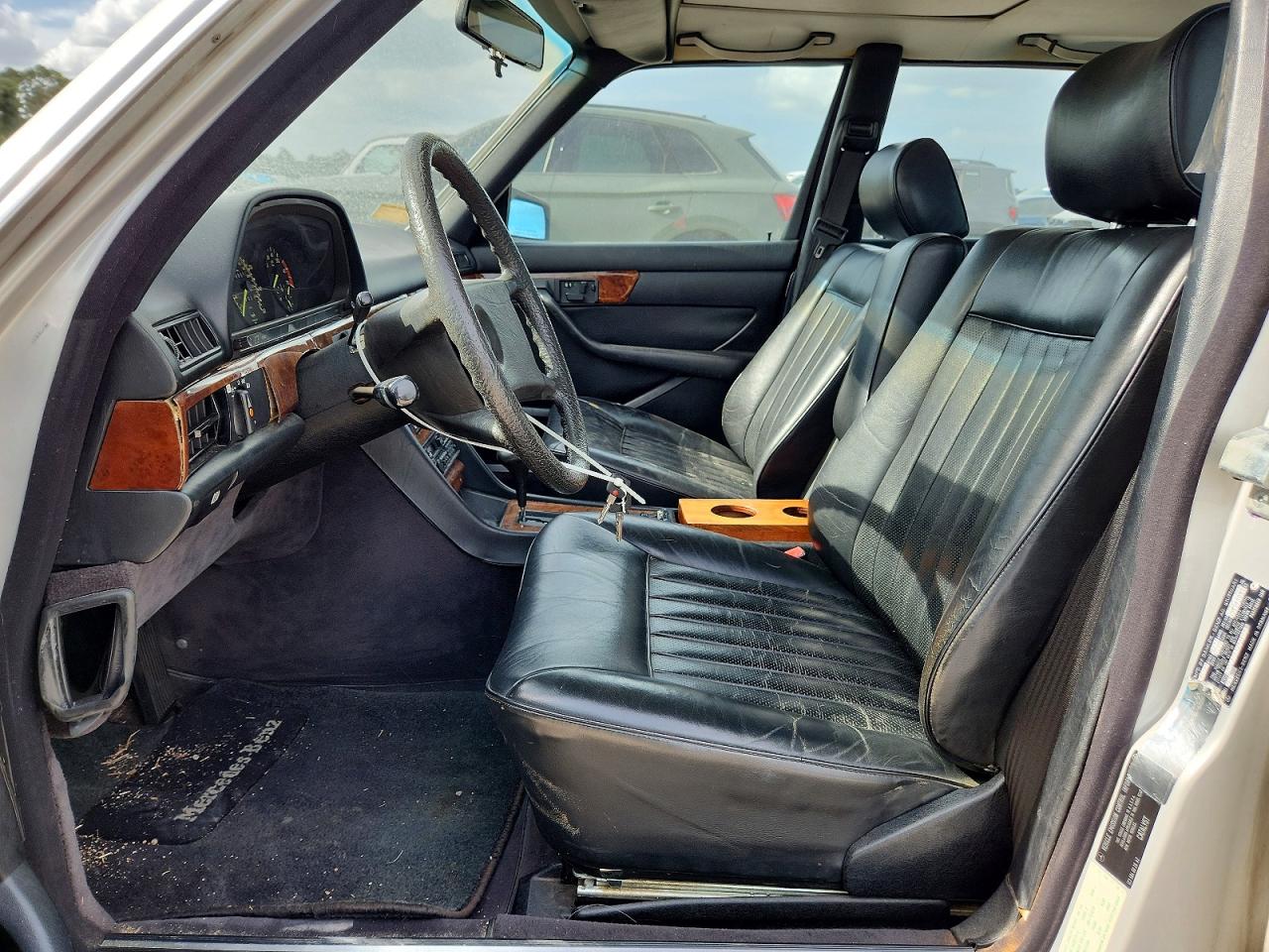 1984 Mercedes-benz 500 Sel Silver vin: WDBCA37A7EA051635