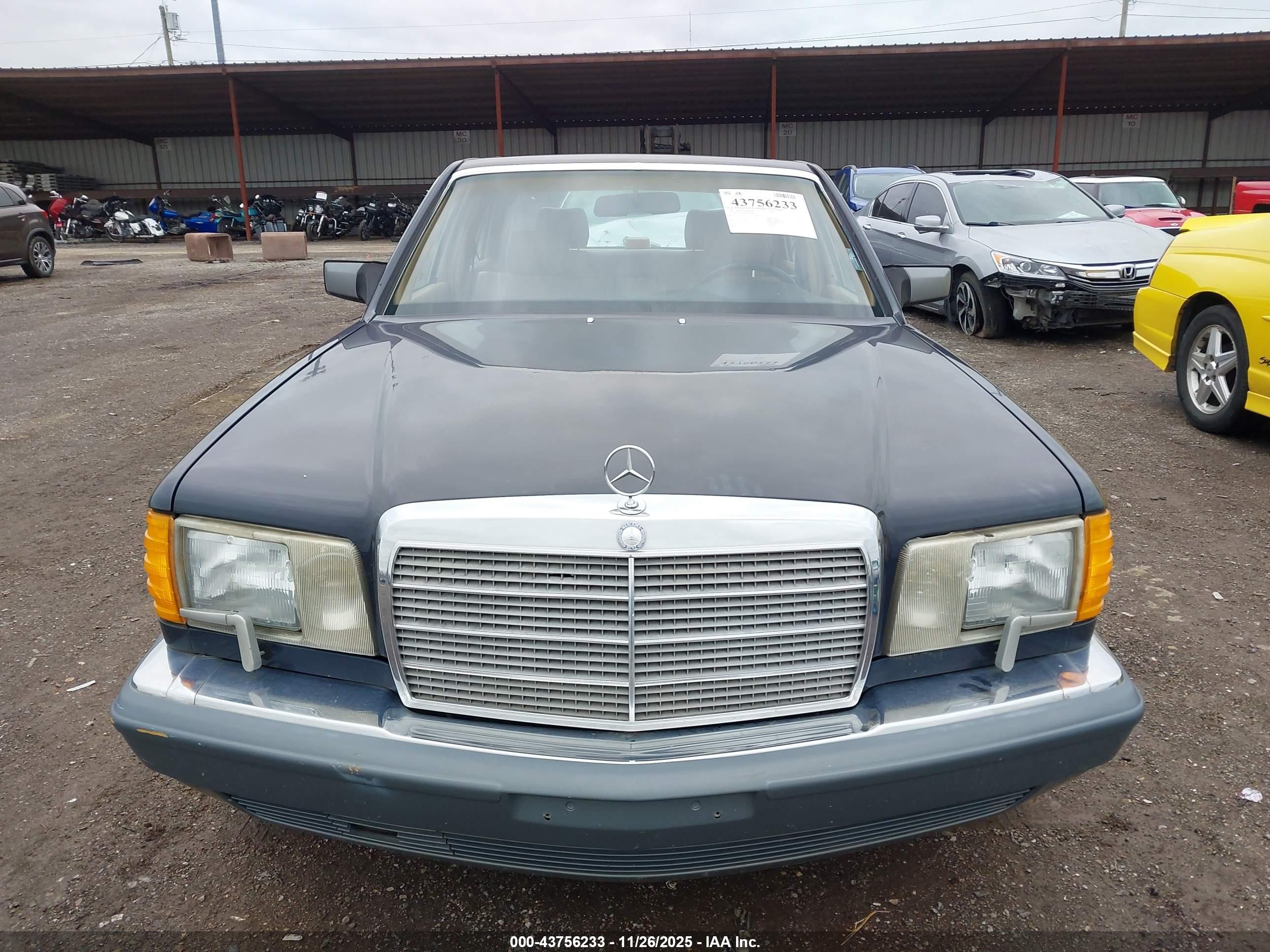 1987 Mercedes-benz 560 Sel Синий vin: WDBCA39D0HA324846