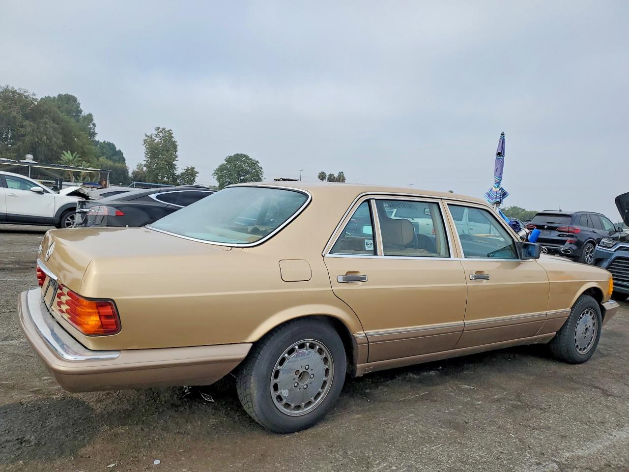 1986 Mercedes-benz 560 Sel Gold vin: WDBCA39D2GA249775