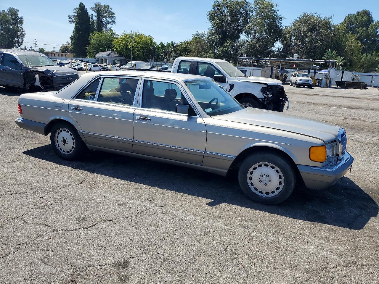 1988 Mercedes-benz 560 Sel Beige vin: WDBCA39D2JA394998