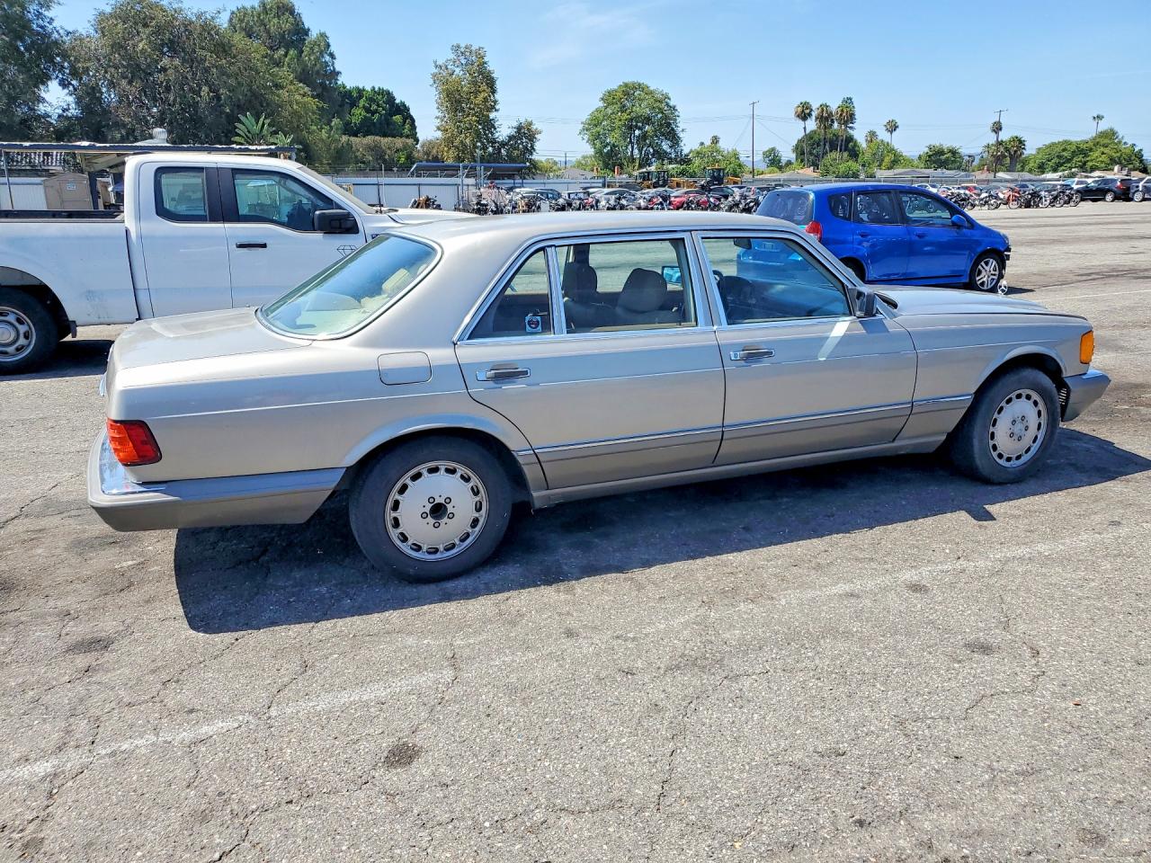 1988 Mercedes-benz 560 Sel Beige vin: WDBCA39D2JA394998