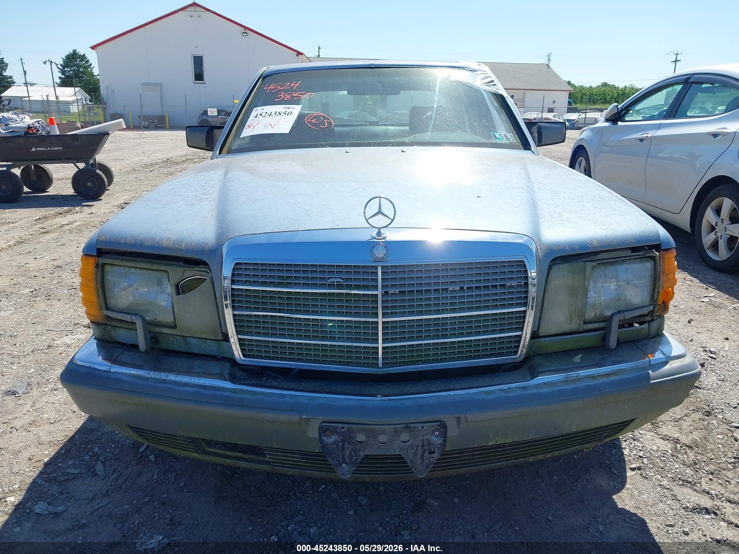 1988 Mercedes-benz 560 Sel Light Blue vin: WDBCA39D2JA398744