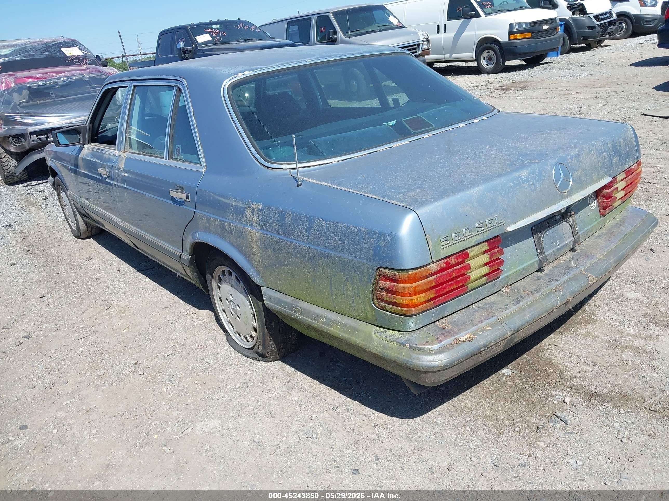 1988 Mercedes-benz 560 Sel Light Blue vin: WDBCA39D2JA398744
