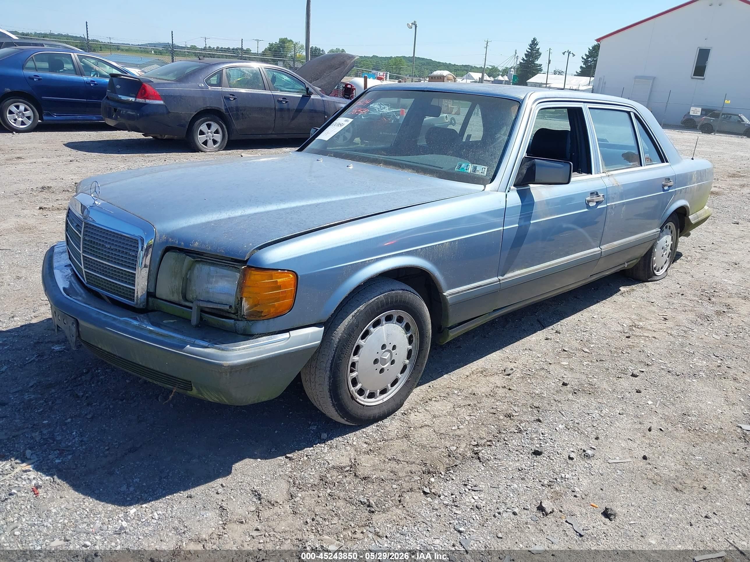 1988 Mercedes-benz 560 Sel Light Blue vin: WDBCA39D2JA398744