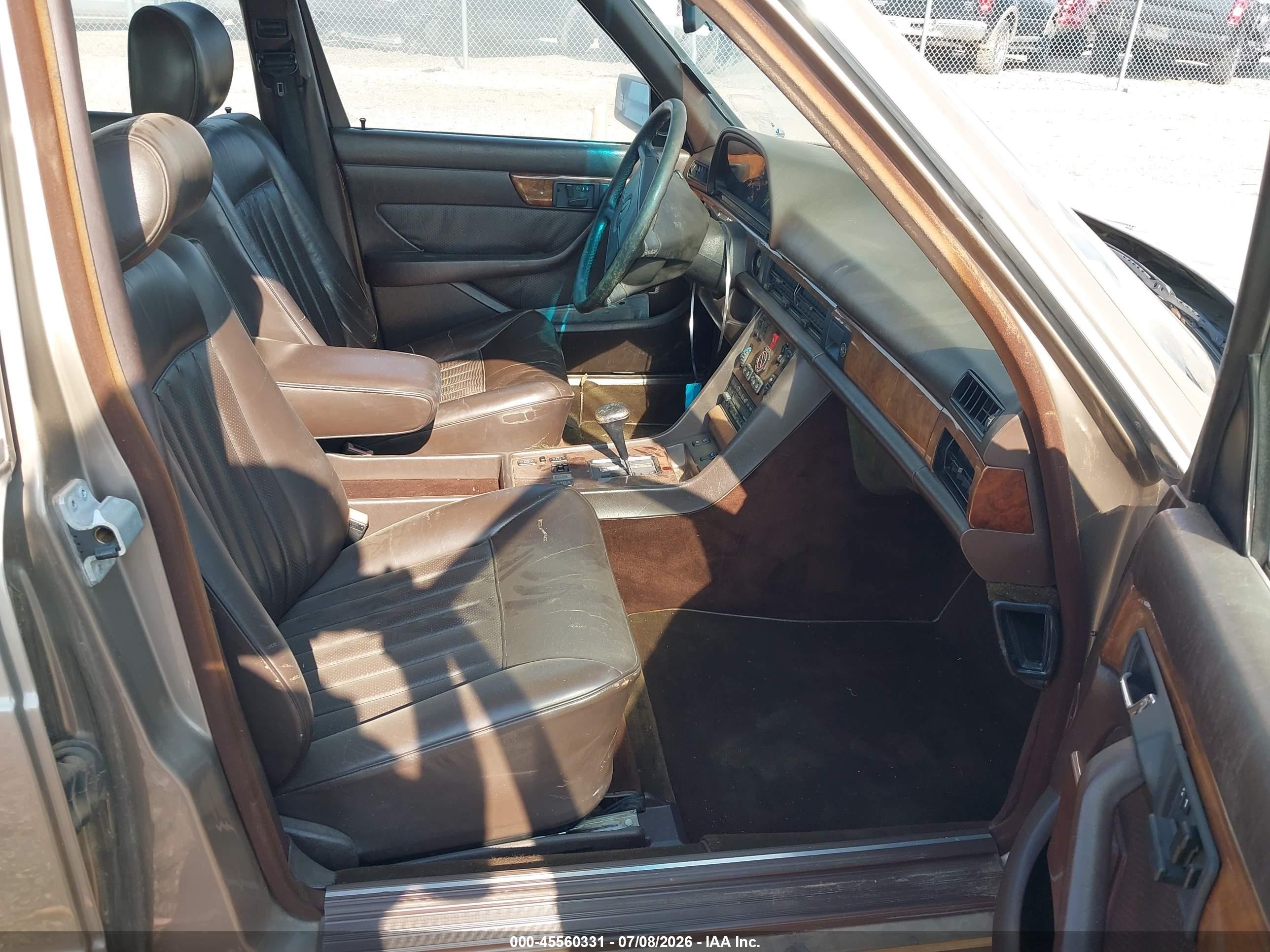1987 Mercedes-benz 560 Sel Gold vin: WDBCA39D3HA348316