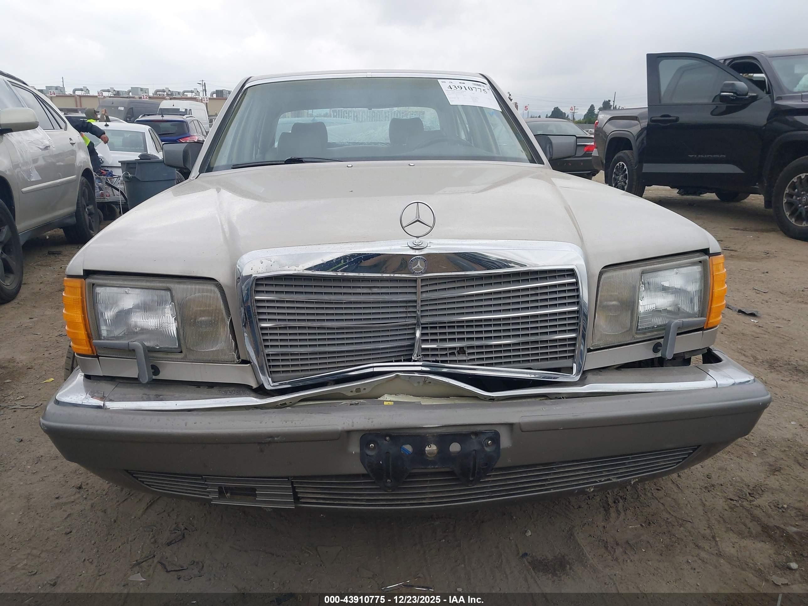 1986 Mercedes-benz 560 Sel Beige vin: WDBCA39D4GA228524