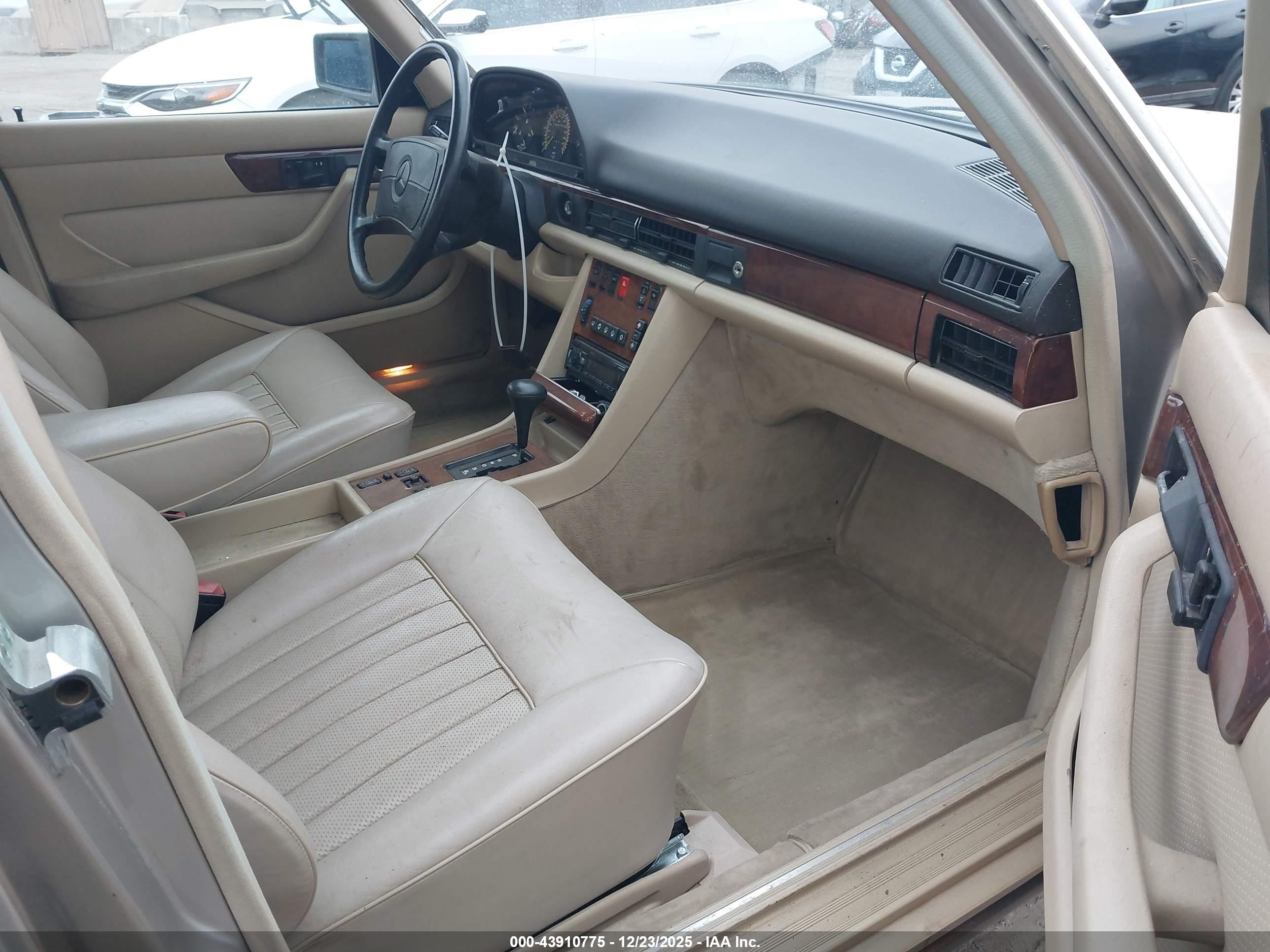 1986 Mercedes-benz 560 Sel Beige vin: WDBCA39D4GA228524