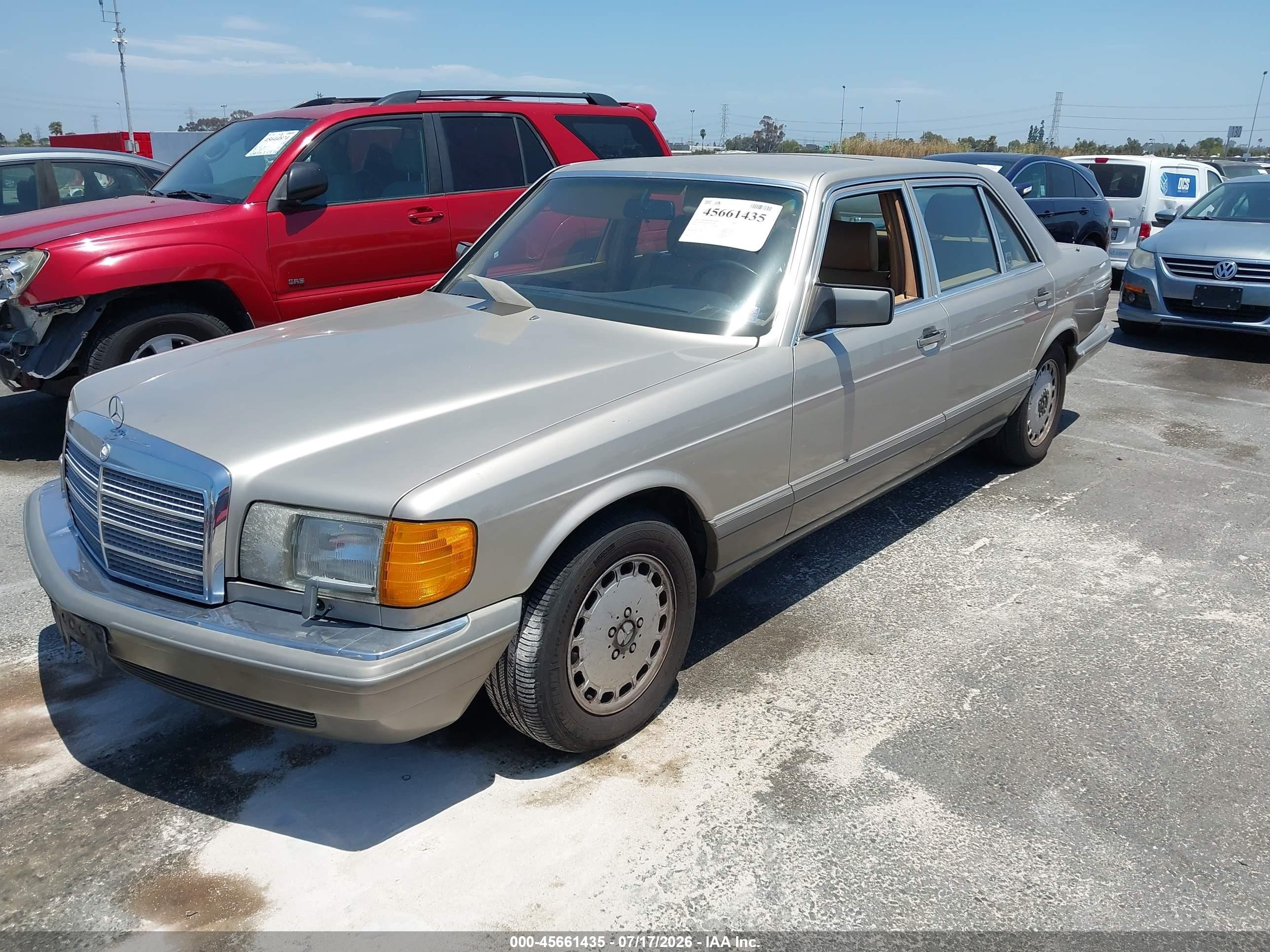 1987 Mercedes-benz 560 Sel Beige vin: WDBCA39D4HA345599
