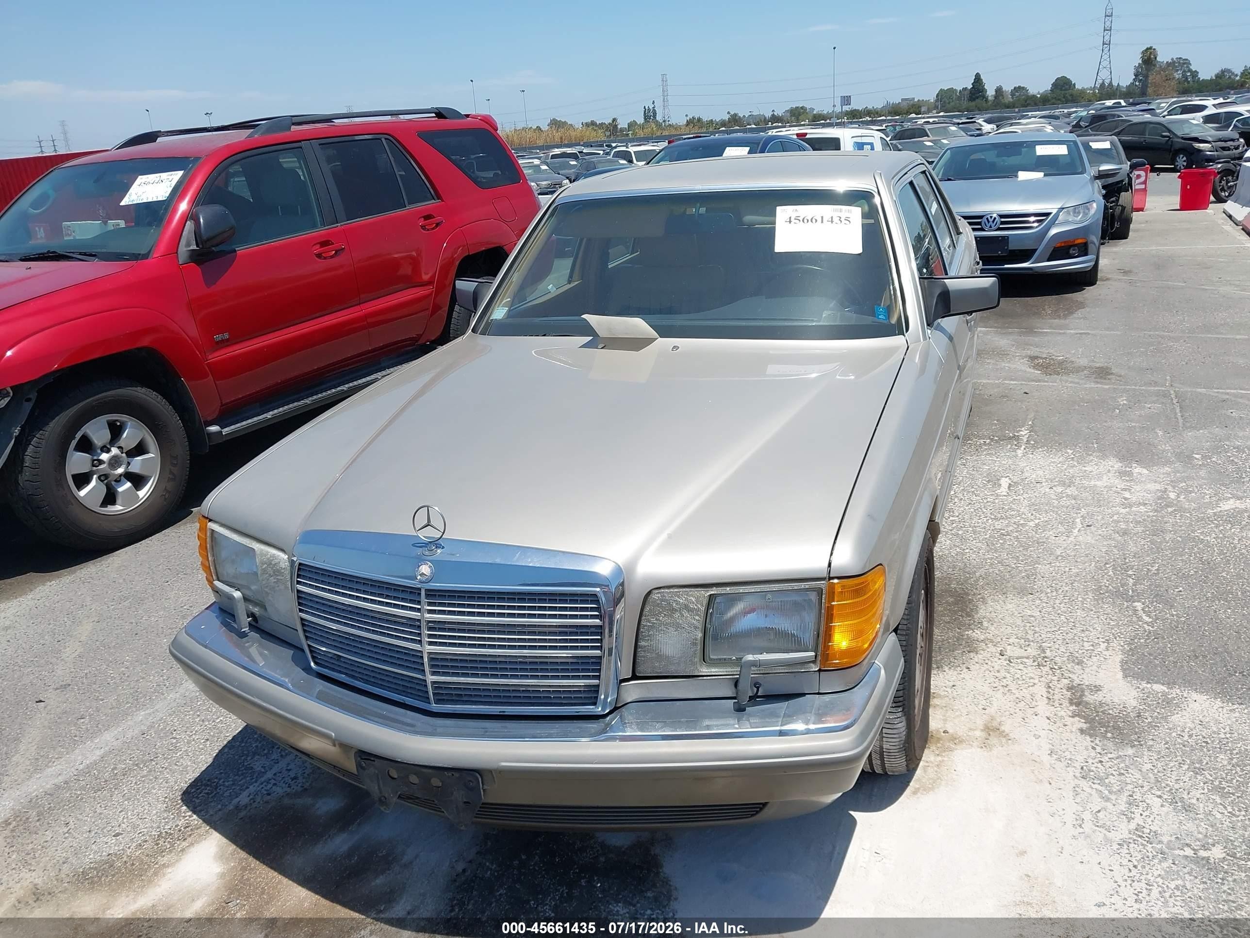 1987 Mercedes-benz 560 Sel Beige vin: WDBCA39D4HA345599