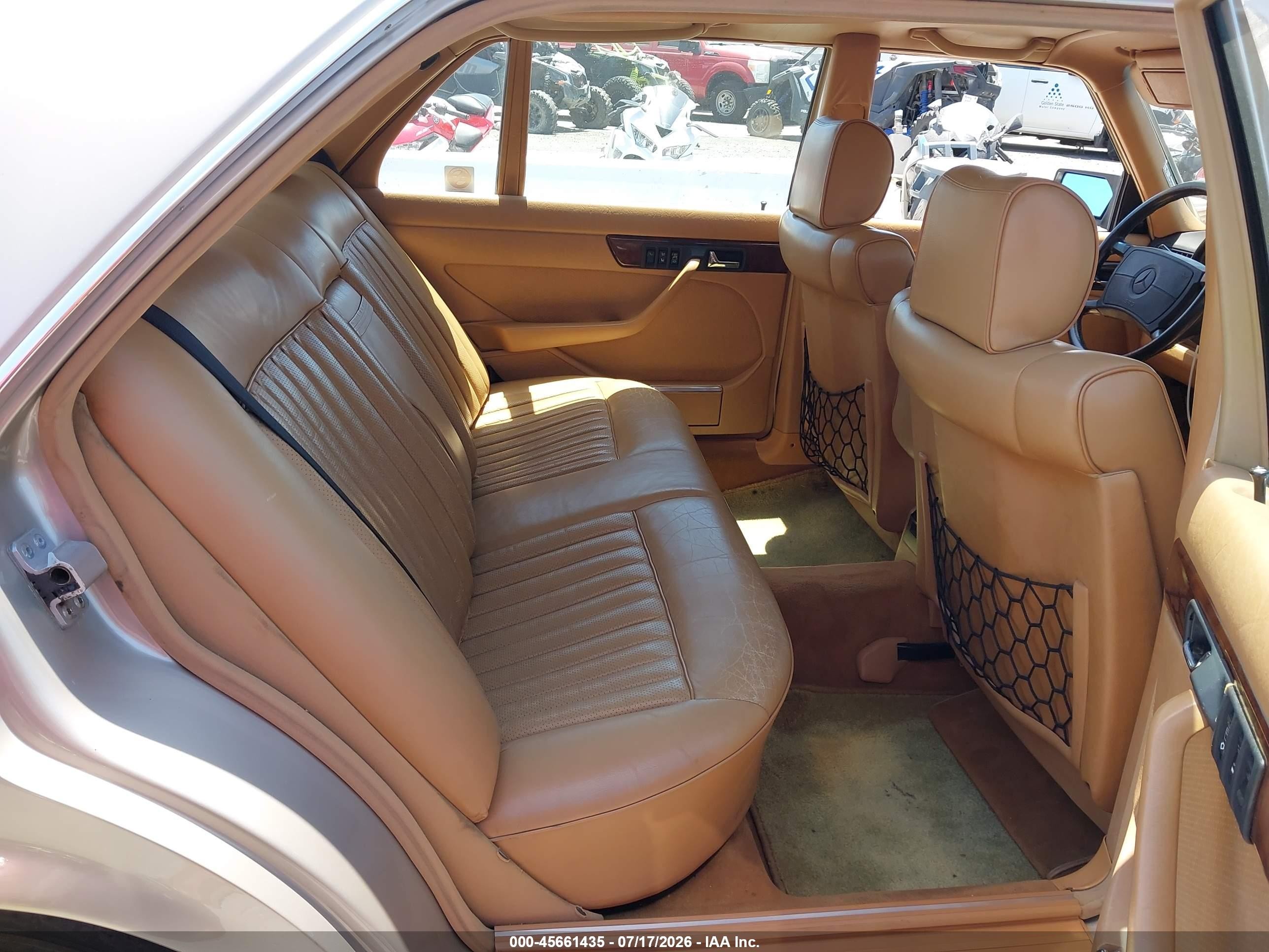 1987 Mercedes-benz 560 Sel Beige vin: WDBCA39D4HA345599