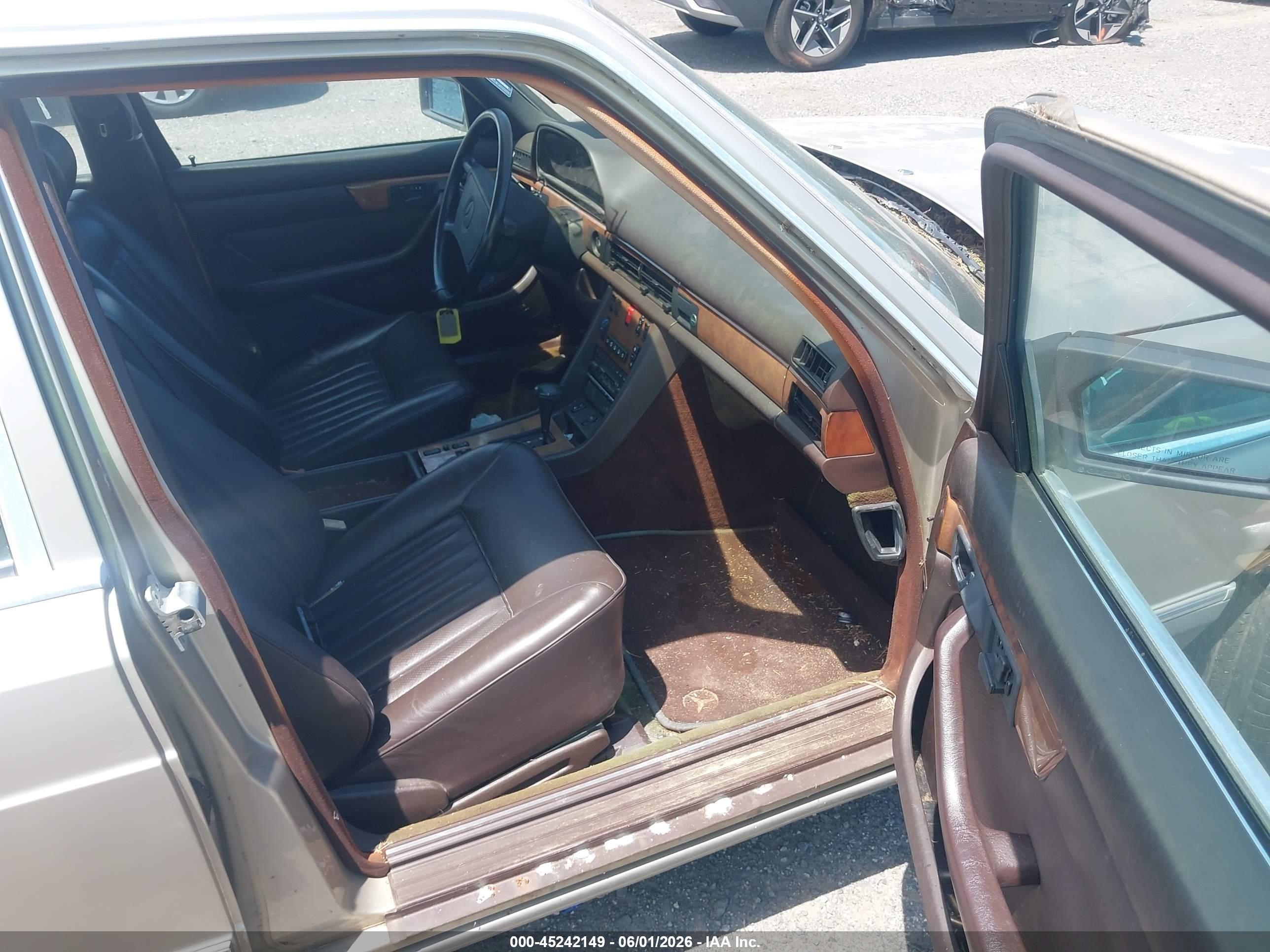 1988 Mercedes-benz 560 Sel Gold vin: WDBCA39D4JA364370