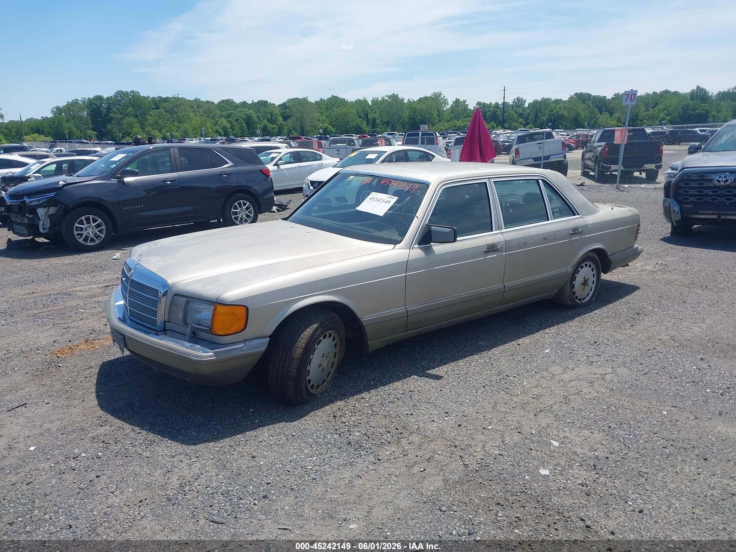 1988 Mercedes-benz 560 Sel Gold vin: WDBCA39D4JA364370