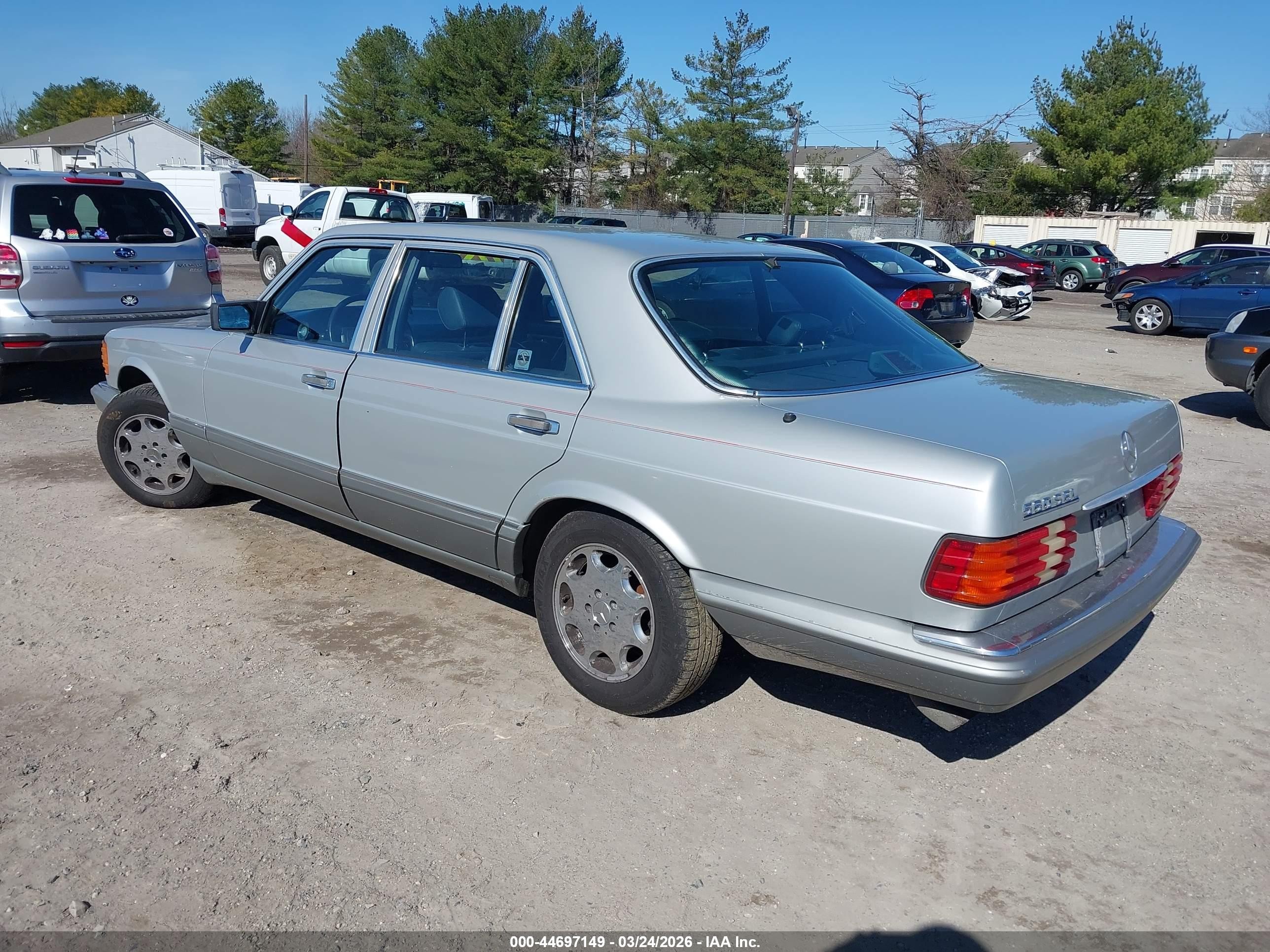 1988 Mercedes-benz 560 Sel Silver vin: WDBCA39D4JA410148