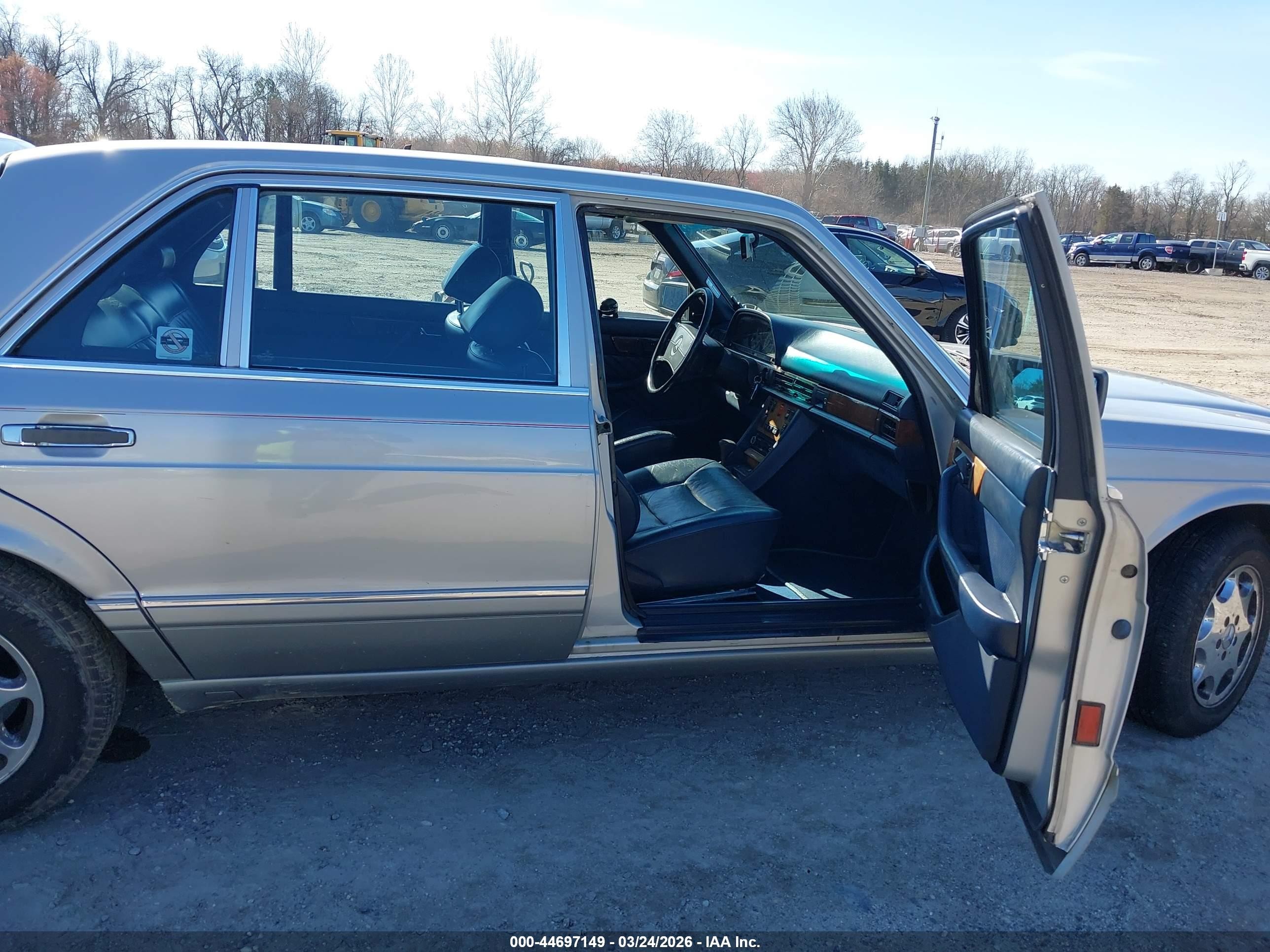 1988 Mercedes-benz 560 Sel Silver vin: WDBCA39D4JA410148