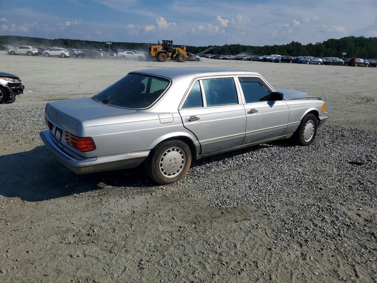 1988 Mercedes-benz 560 Sel Серебряный vin: WDBCA39D6JA372700