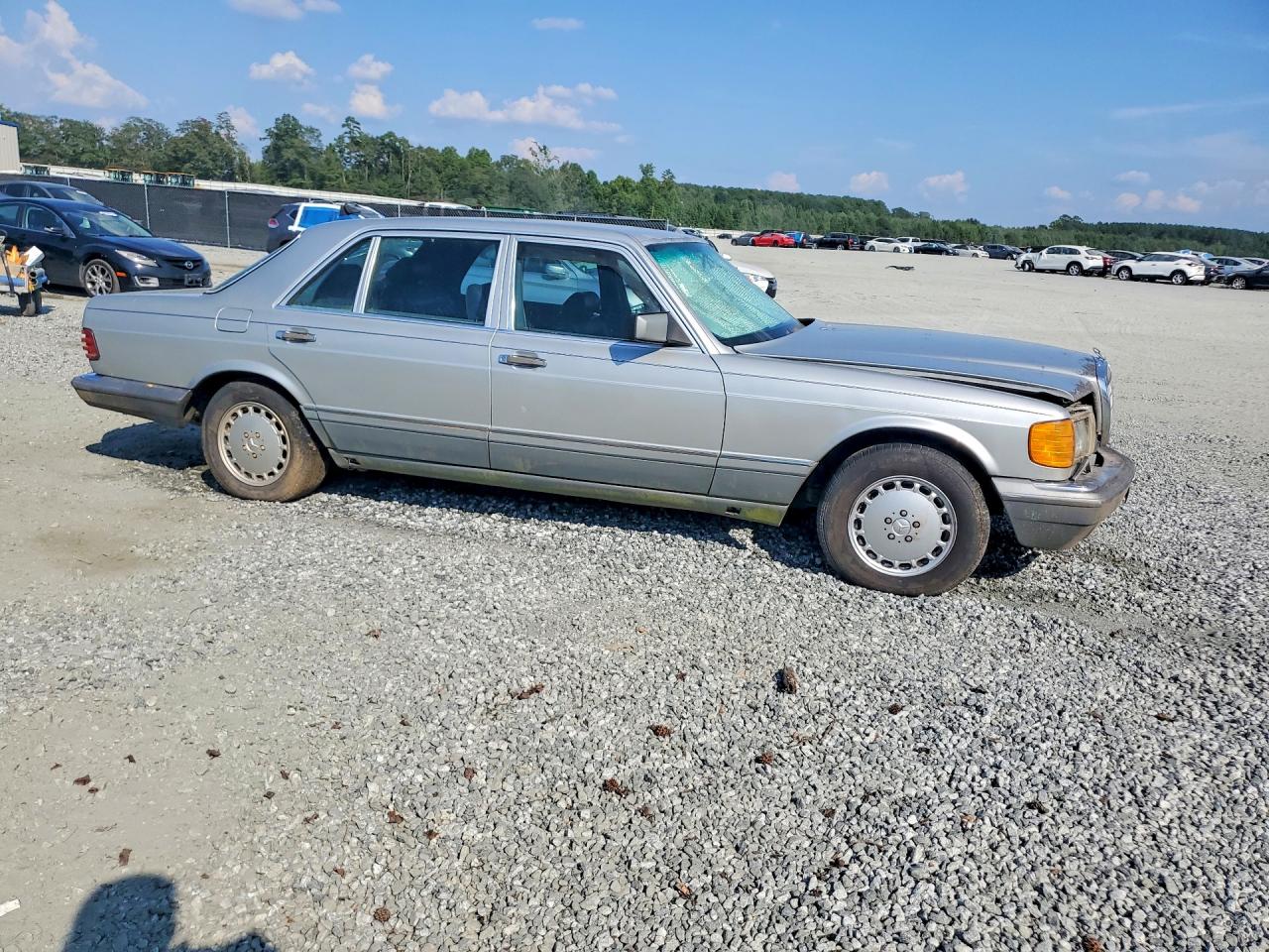 1988 Mercedes-benz 560 Sel Серебряный vin: WDBCA39D6JA372700