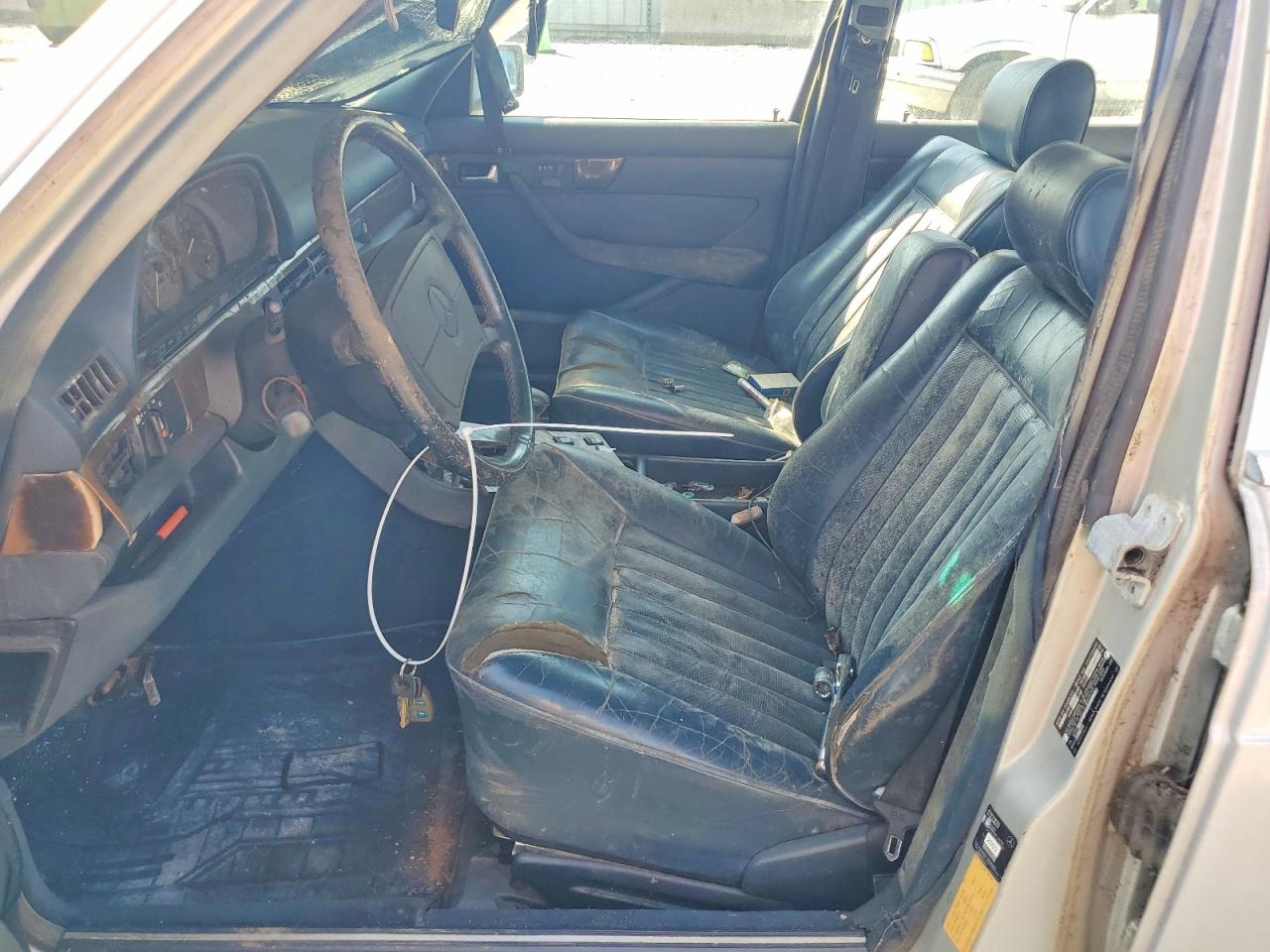 1988 Mercedes-benz 560 Sel Серебряный vin: WDBCA39D6JA372700