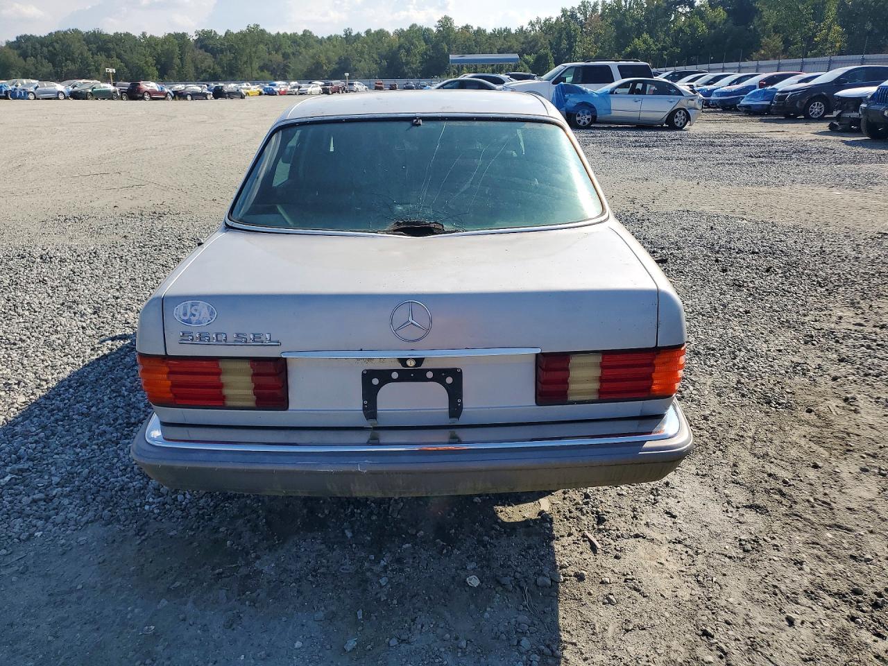 1988 Mercedes-benz 560 Sel Серебряный vin: WDBCA39D6JA372700