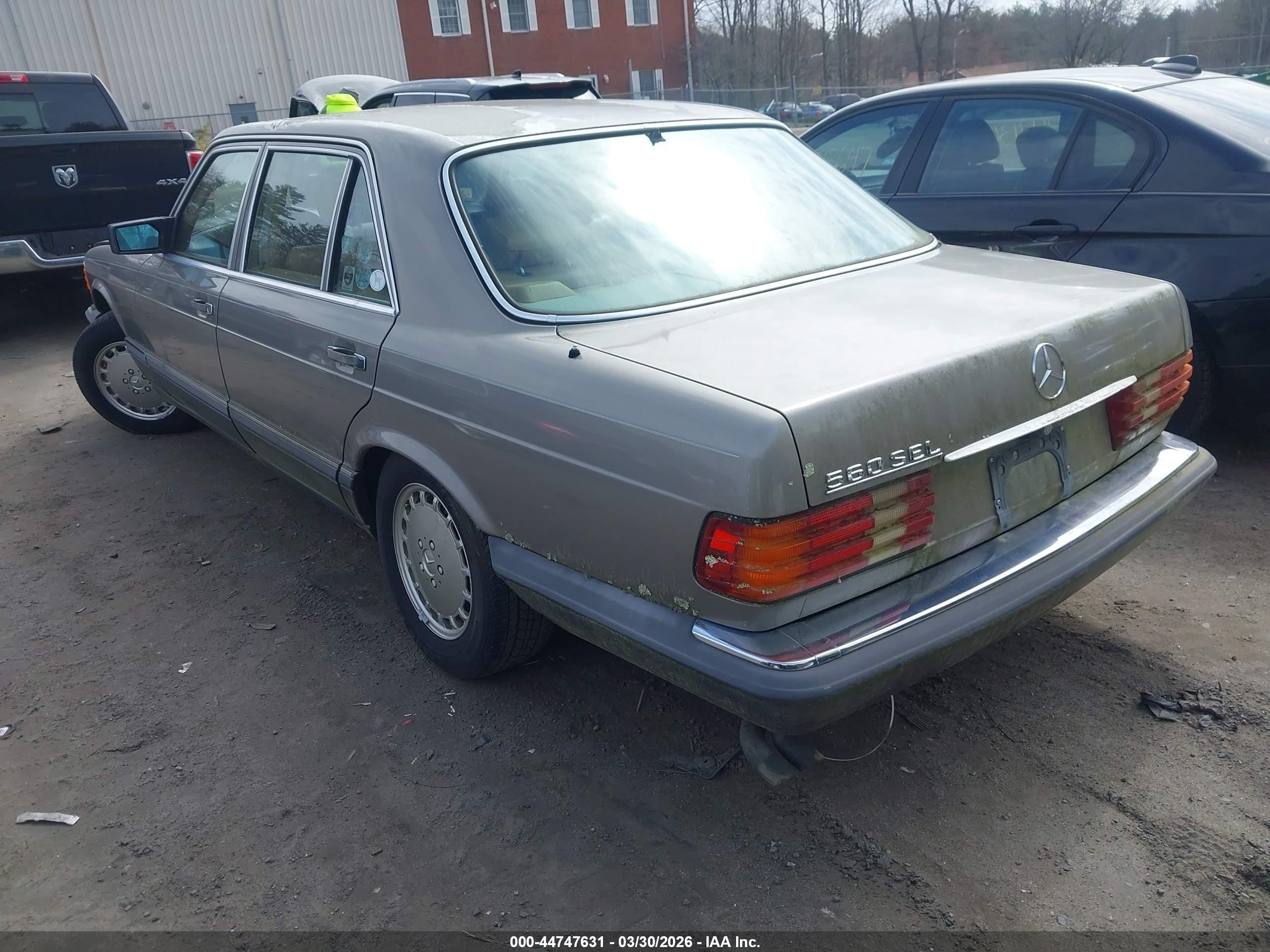 1988 Mercedes-benz 560 Sel Silver vin: WDBCA39D7JA390204