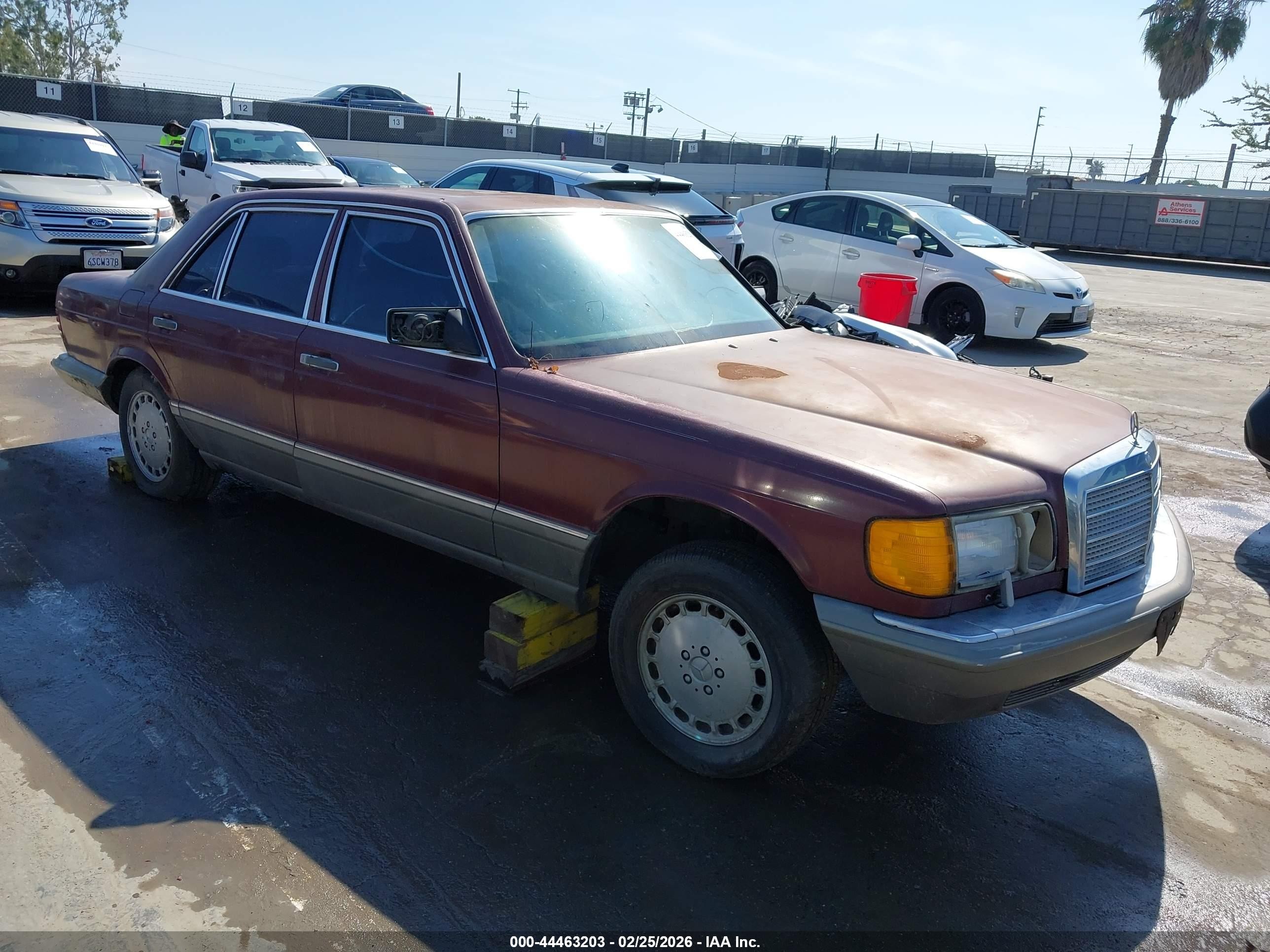 1987 Mercedes-benz 560 Sel Red vin: WDBCA39DXHA305849