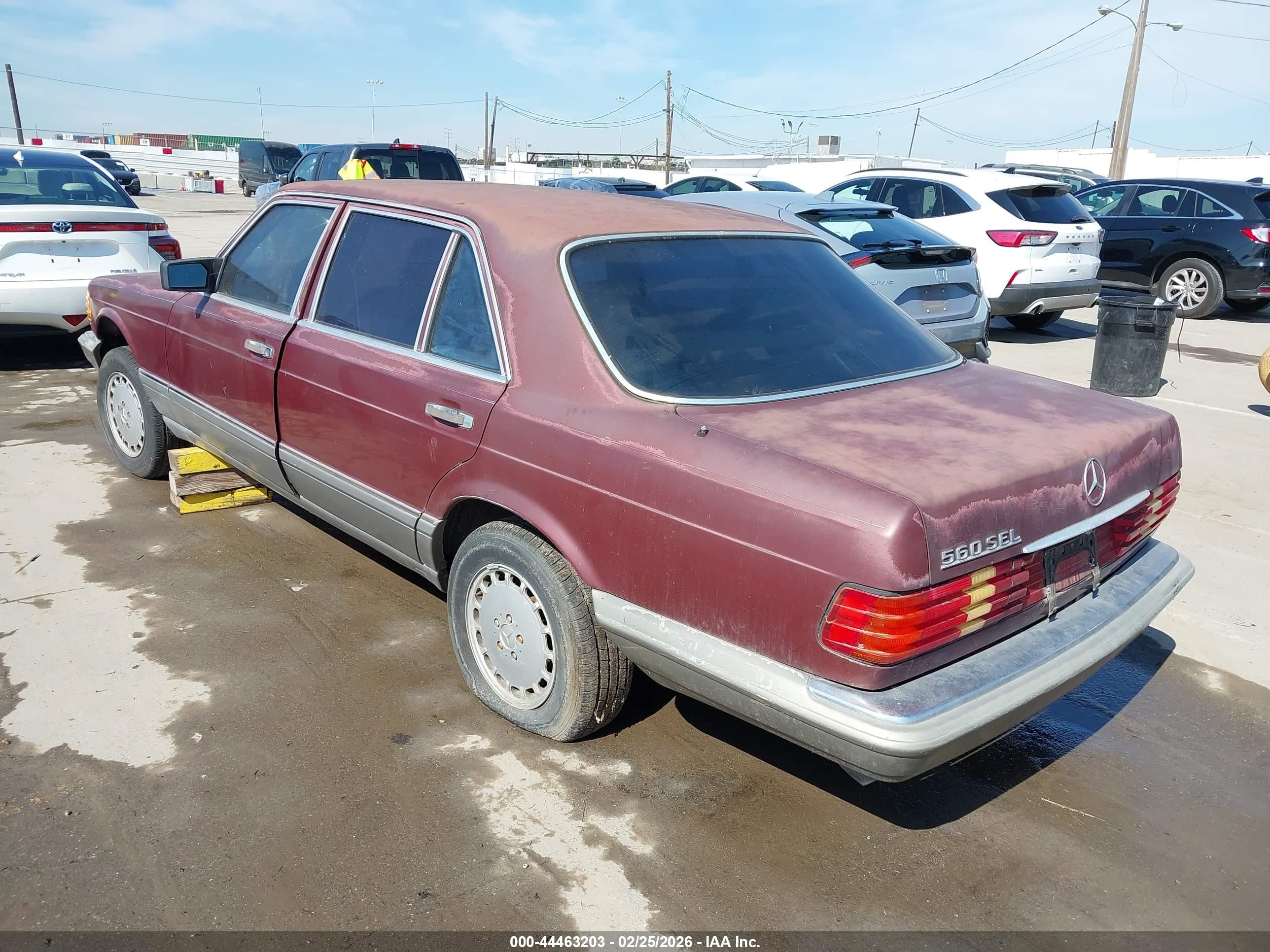 1987 Mercedes-benz 560 Sel Red vin: WDBCA39DXHA305849
