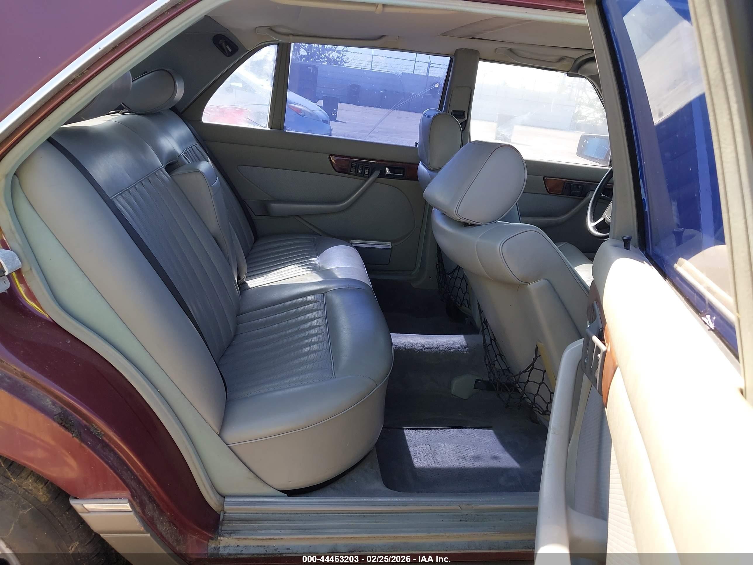 1987 Mercedes-benz 560 Sel Red vin: WDBCA39DXHA305849