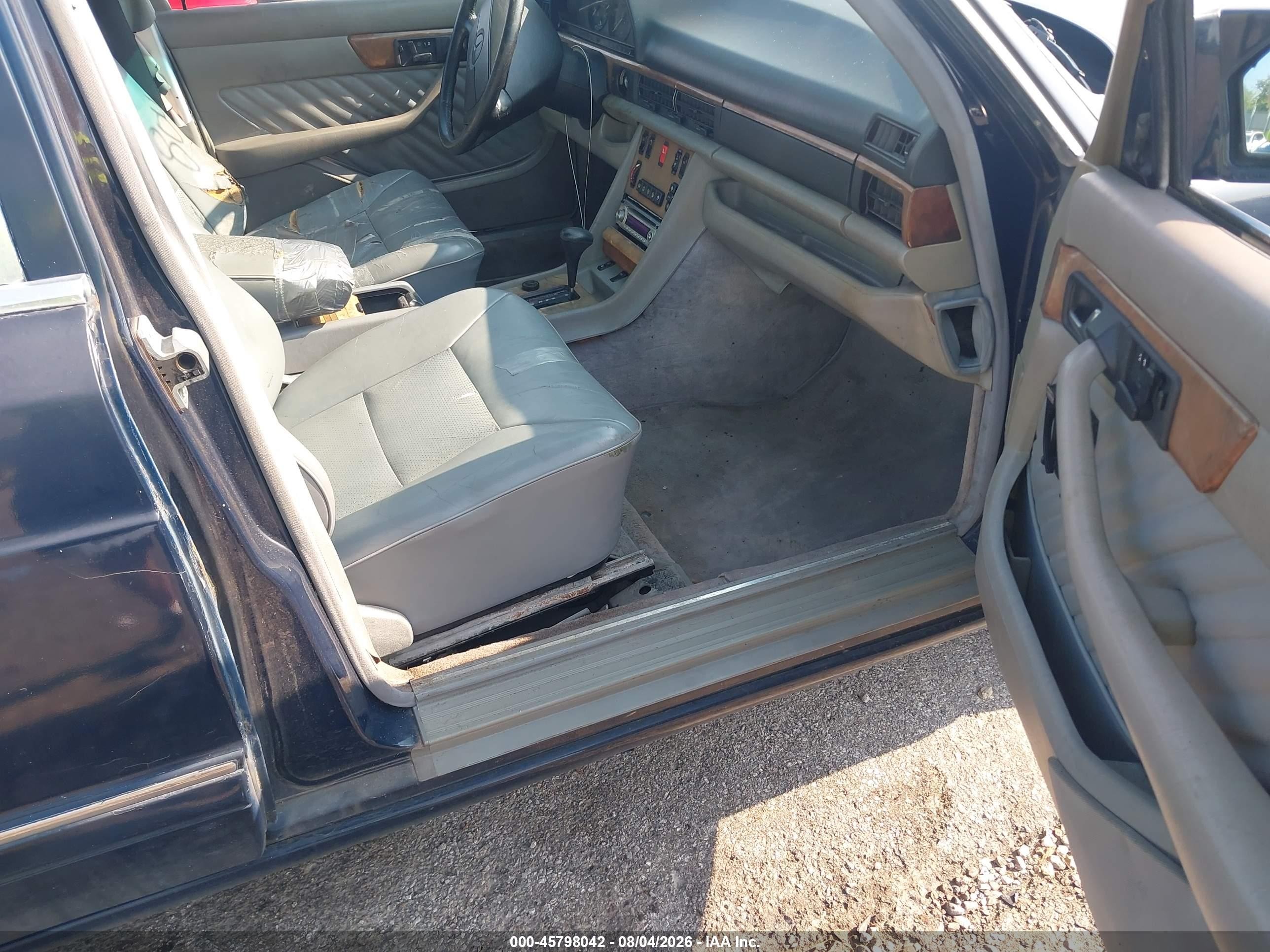 1989 Mercedes-benz 560 Sel Blue vin: WDBCA39E2KA483044