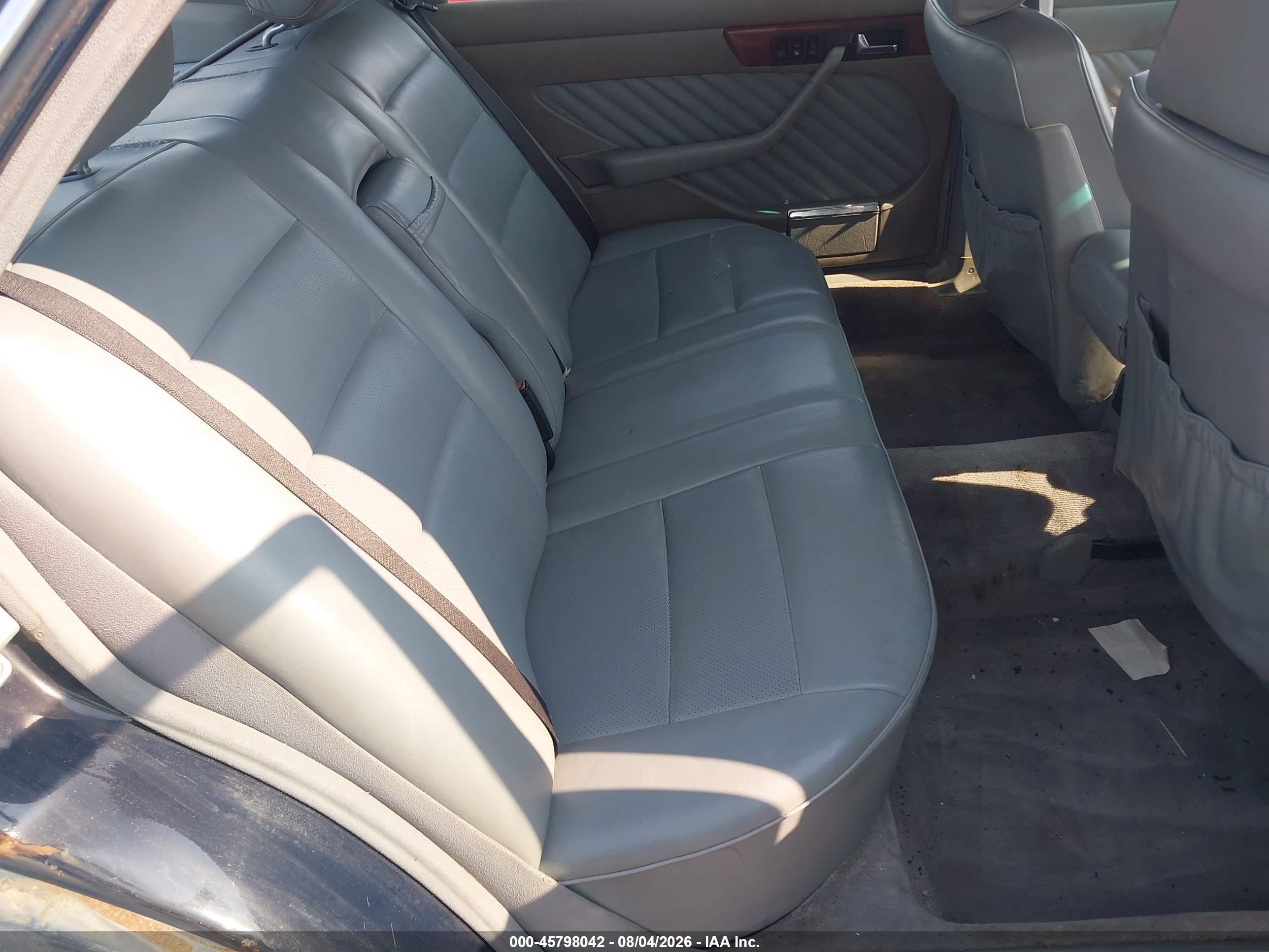 1989 Mercedes-benz 560 Sel Blue vin: WDBCA39E2KA483044