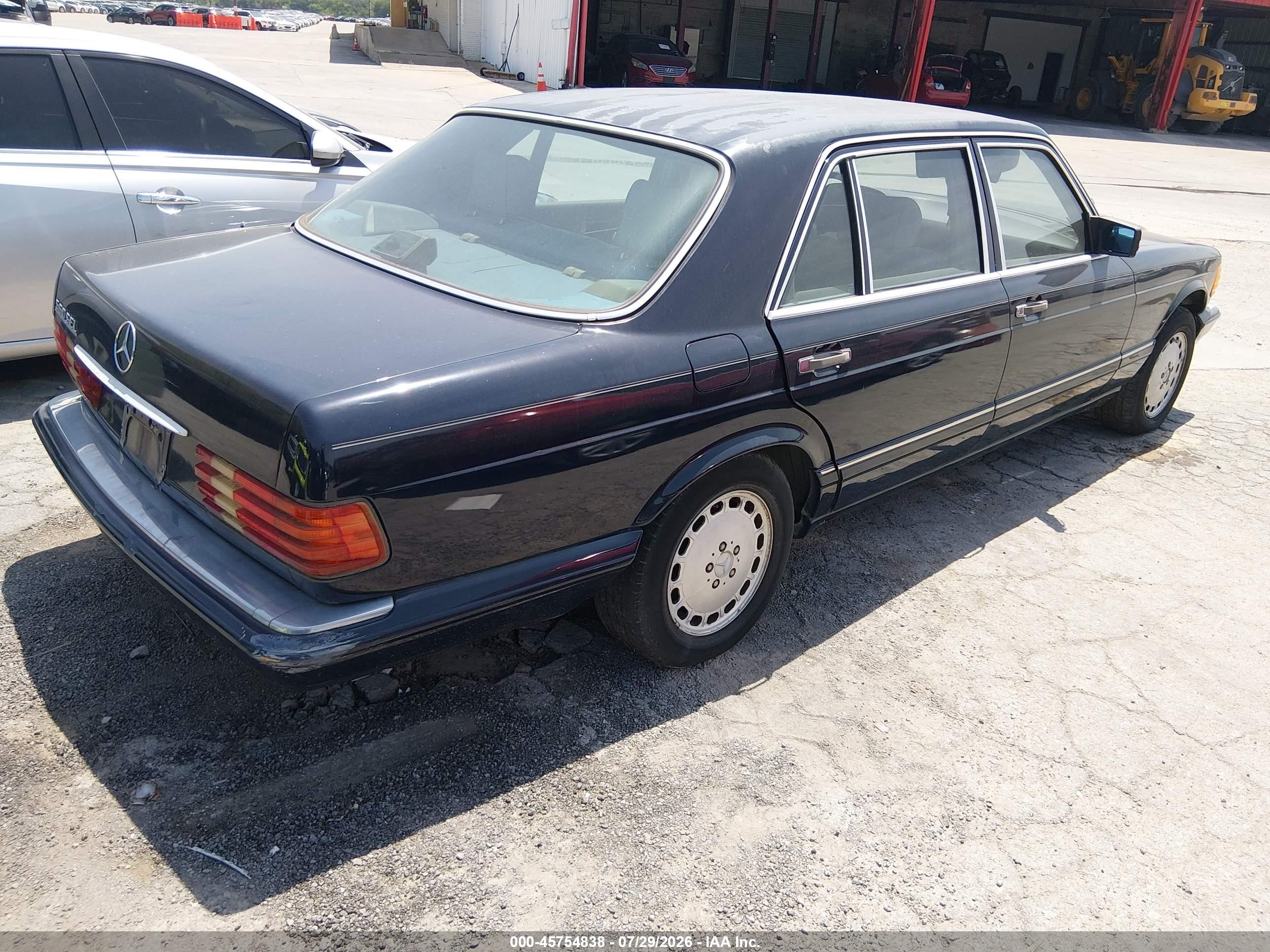 1989 Mercedes-benz 560 Sel Blue vin: WDBCA39E2KA486798