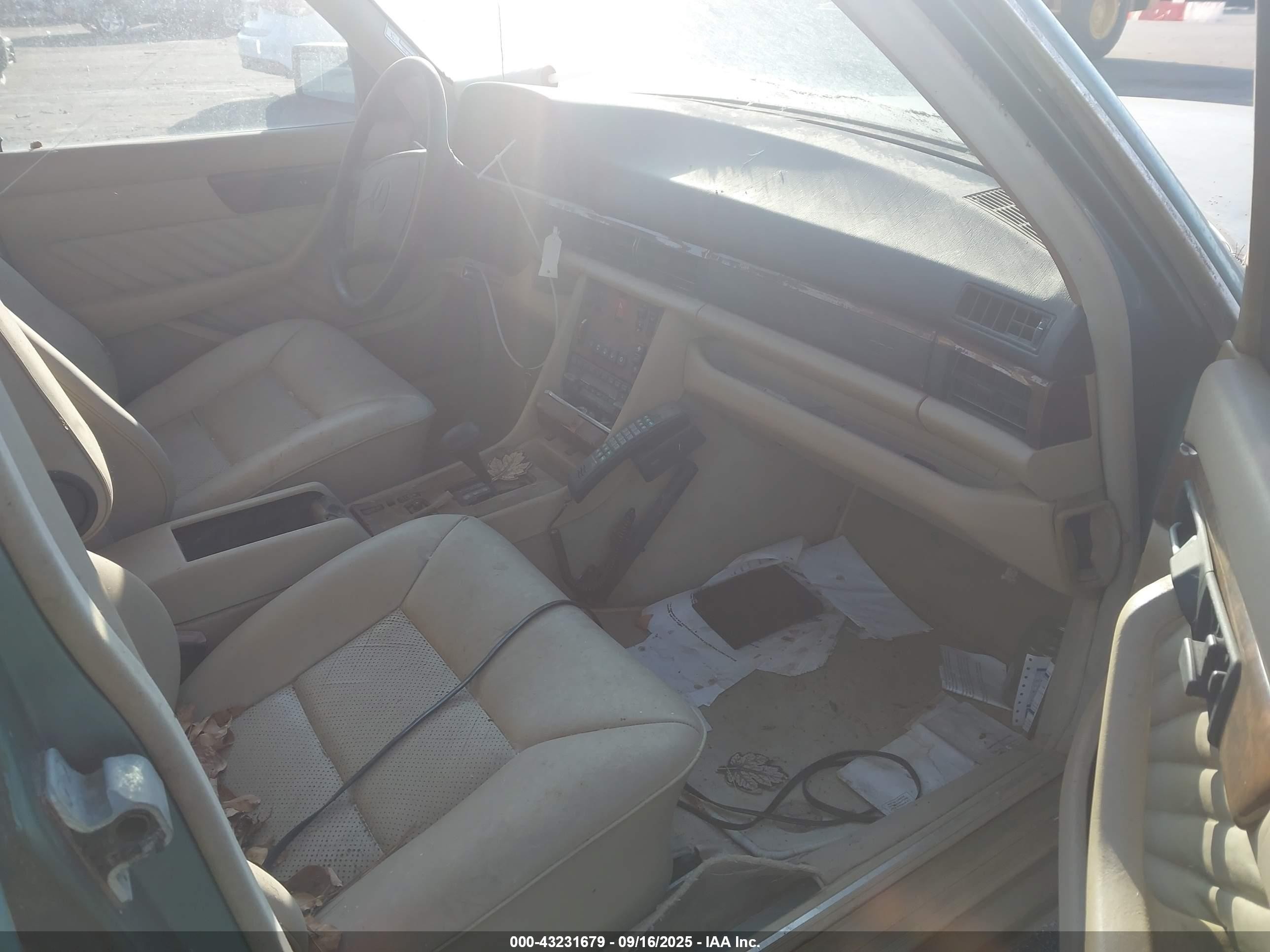 1989 Mercedes-benz 560 Sel Light Blue vin: WDBCA39E6KA462035