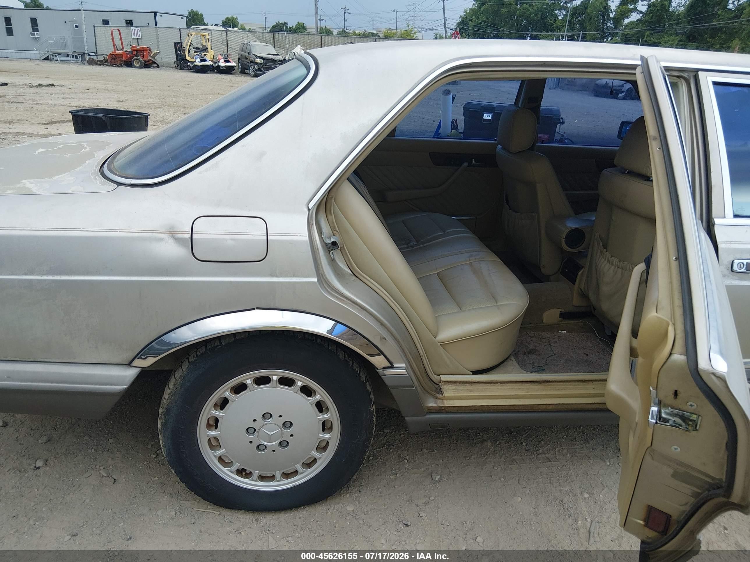 1989 Mercedes-benz 560 Sel Gold vin: WDBCA39E7KA459063