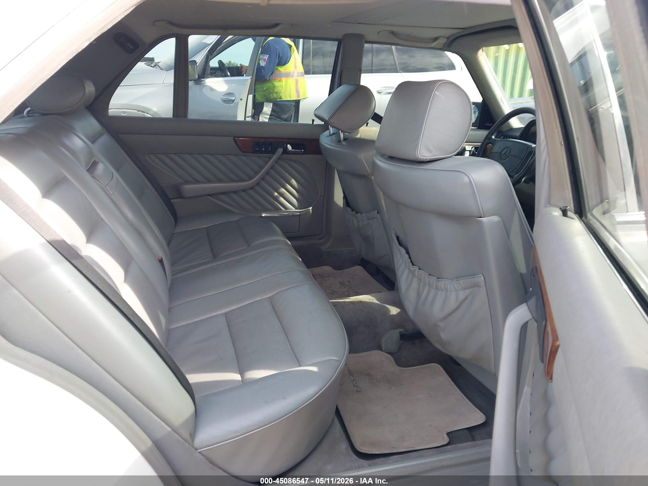 1990 Mercedes-benz 560 Sel White vin: WDBCA39E9LA503453