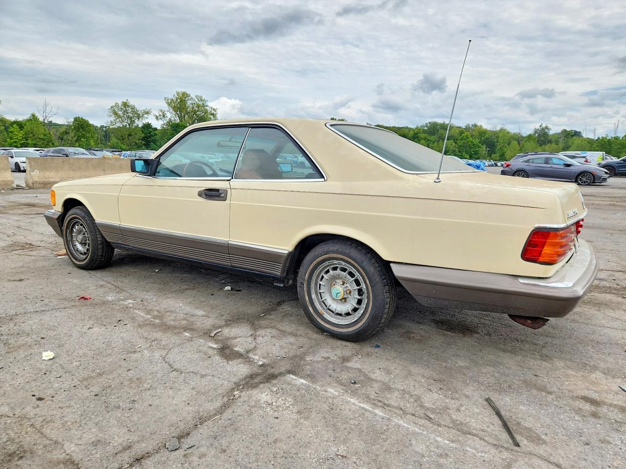 1982 Mercedes-benz 380 Sec Cream vin: WDBCA43A6CB003188