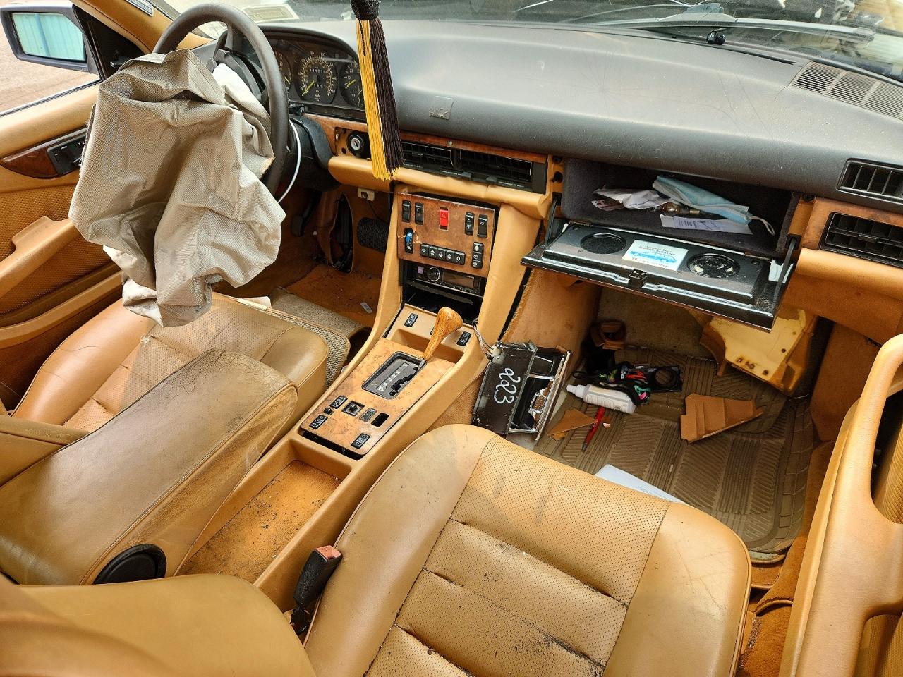 1988 Mercedes-benz 560 Sec Gold vin: WDBCA45D0JA394509