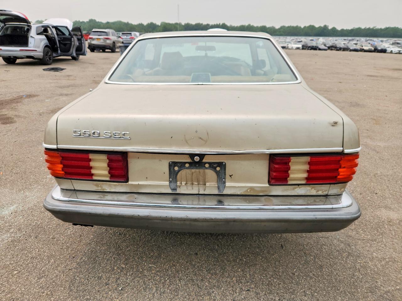 1988 Mercedes-benz 560 Sec Gold vin: WDBCA45D0JA394509